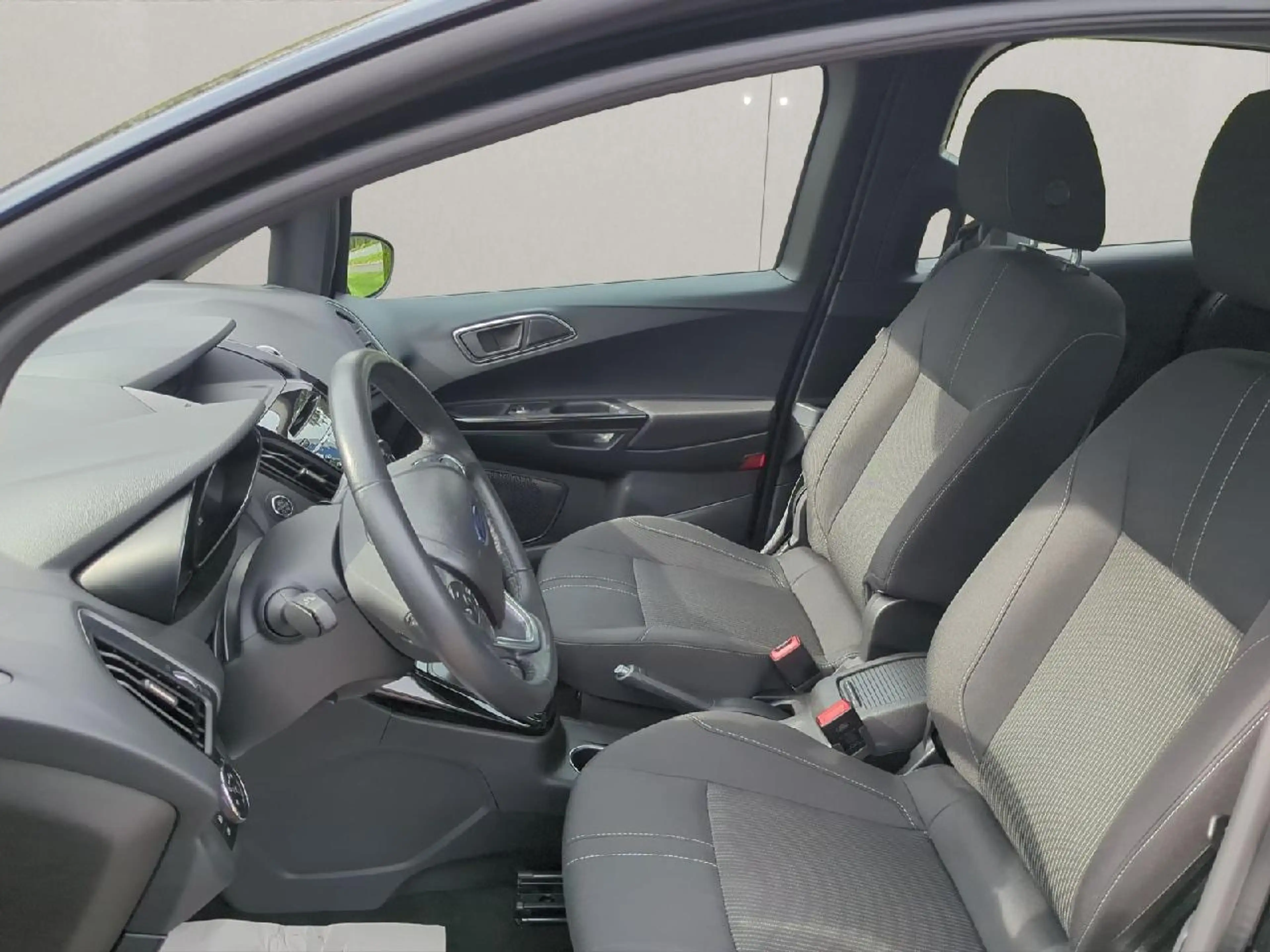 Ford B-Max Titanium — photo 10