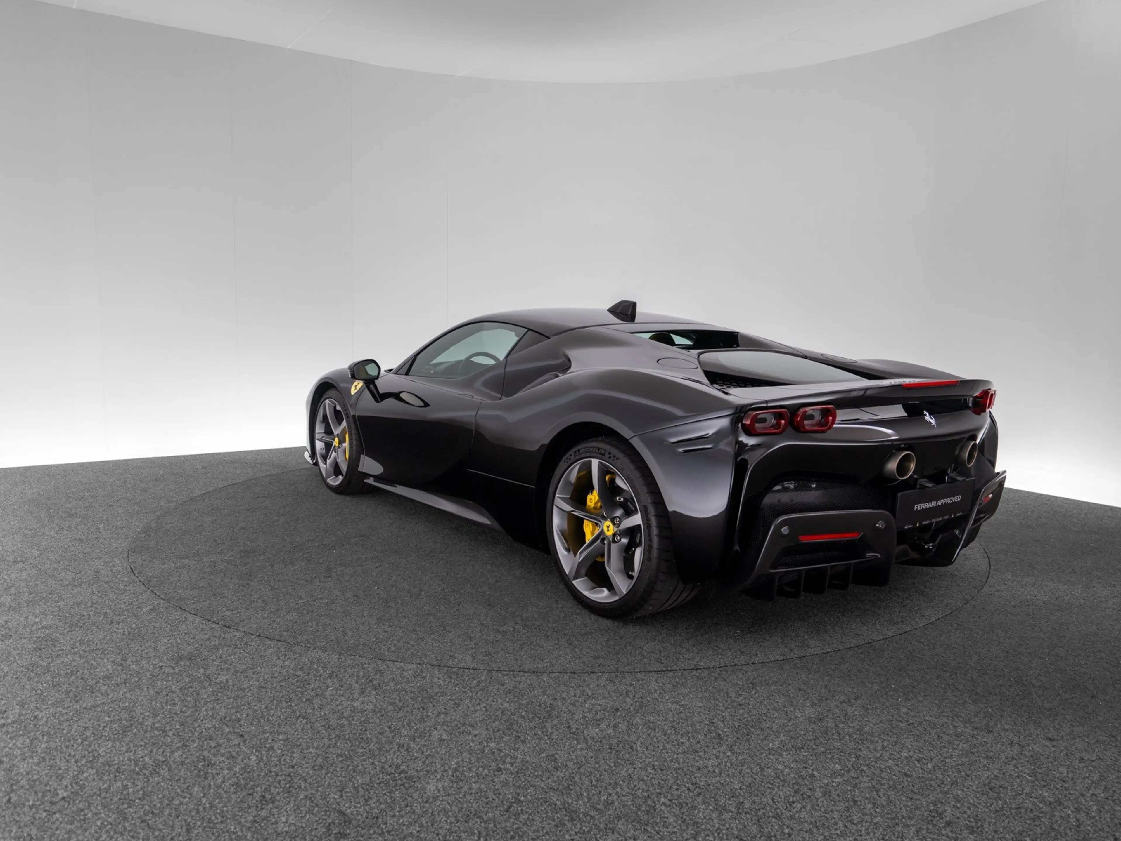 Ferrari SF90 Stradale — photo 7
