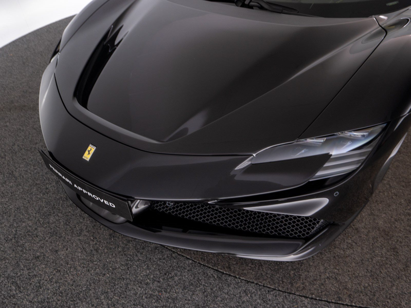 Ferrari SF90 Stradale — photo 14