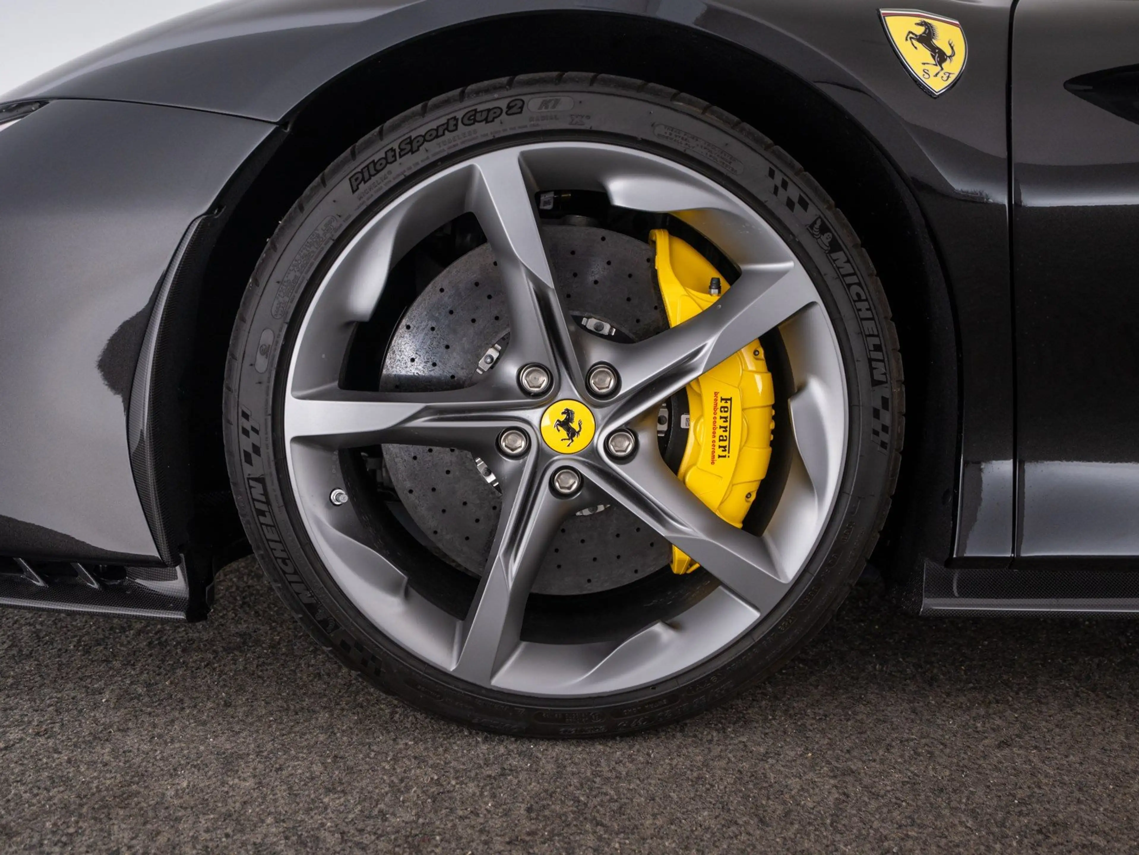 Ferrari SF90 Stradale — photo 11