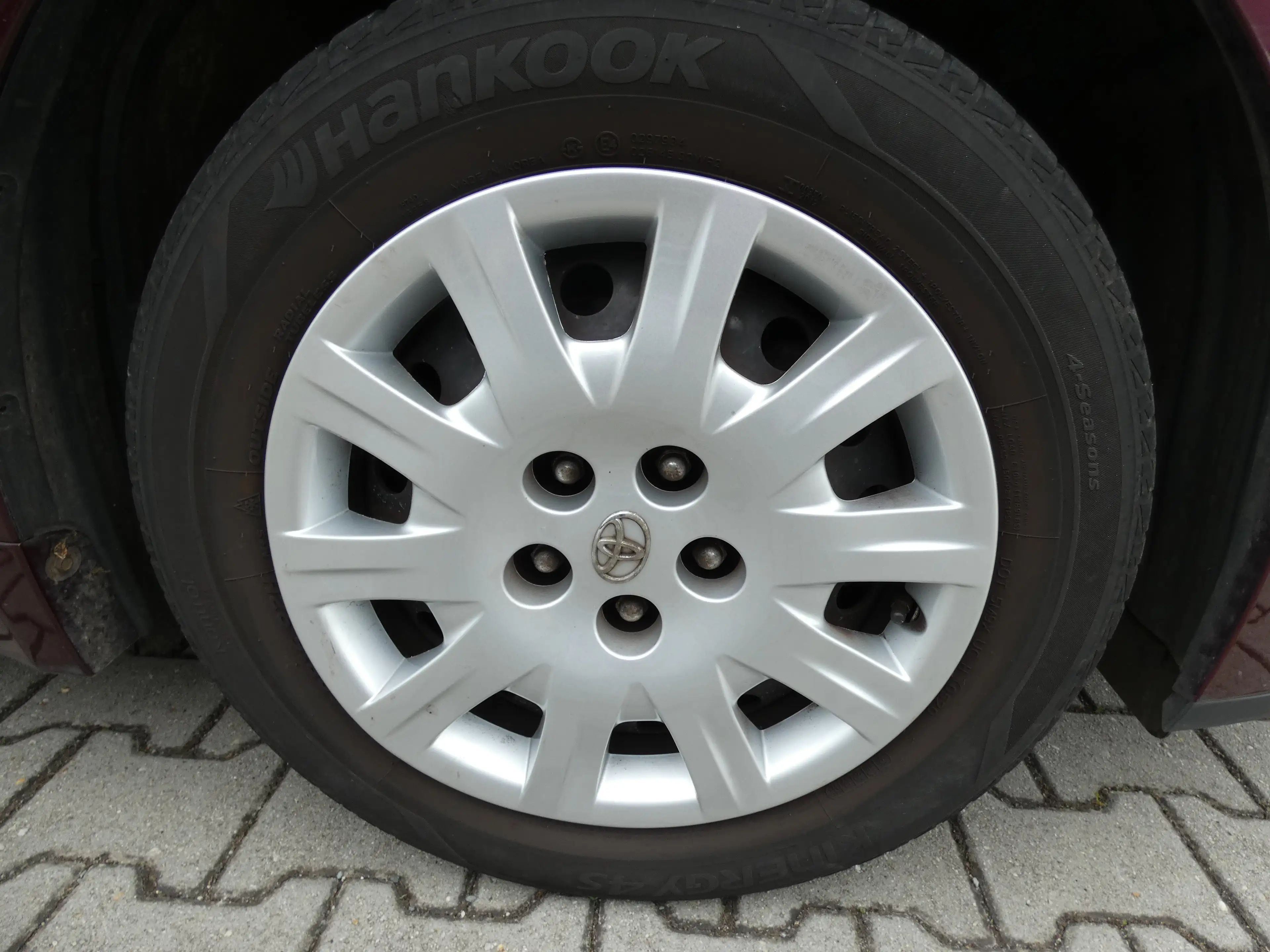 Toyota Avensis Combi 1.8 Allwetterreifen Sitzheizung AHK TÜV — photo 15