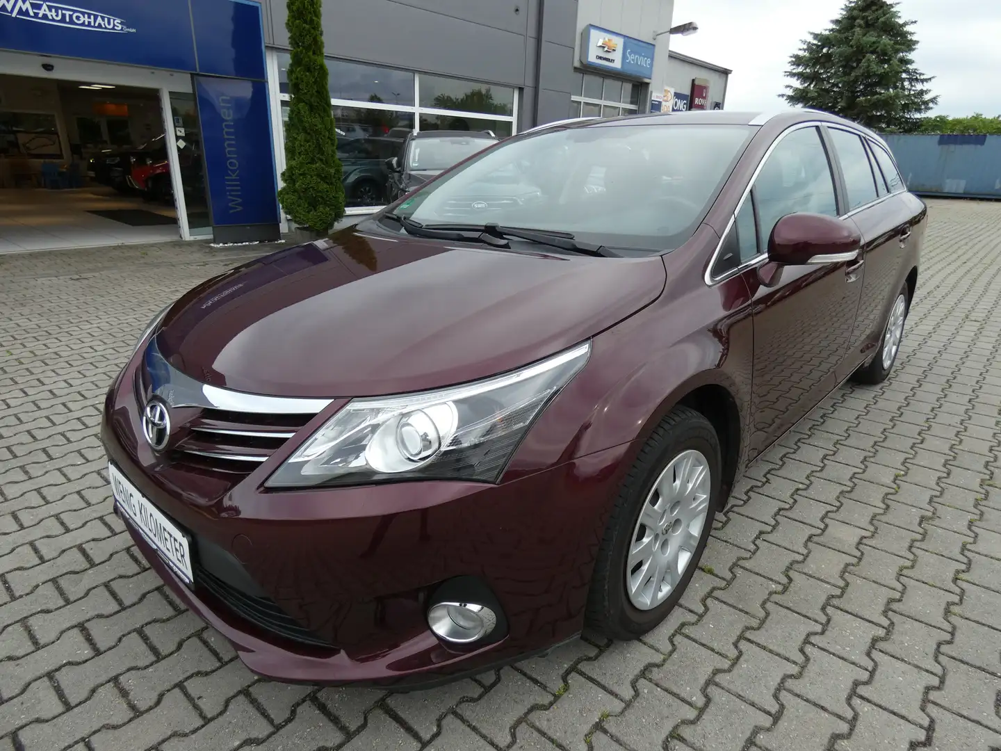 Toyota Avensis Combi 1.8 Allwetterreifen Sitzheizung AHK TÜV Rot - 1