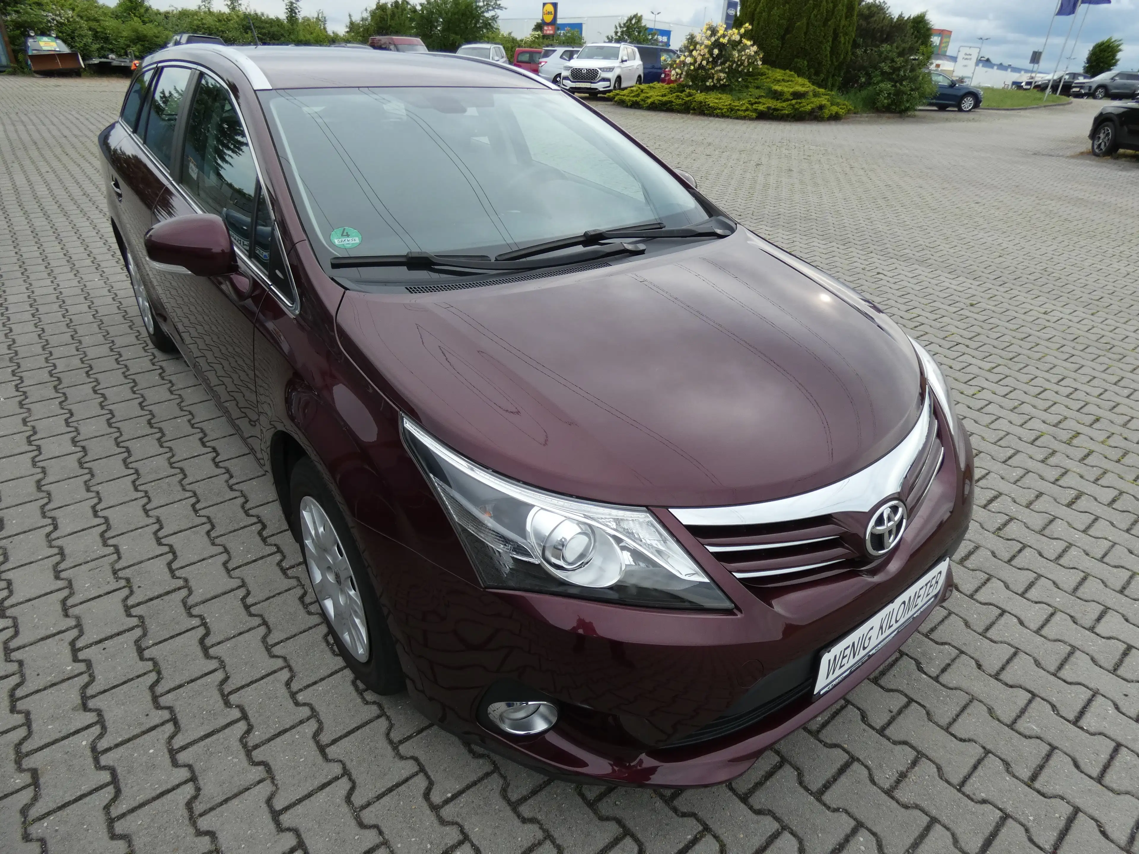 Toyota Avensis Combi 1.8 Allwetterreifen Sitzheizung AHK TÜV — photo 5