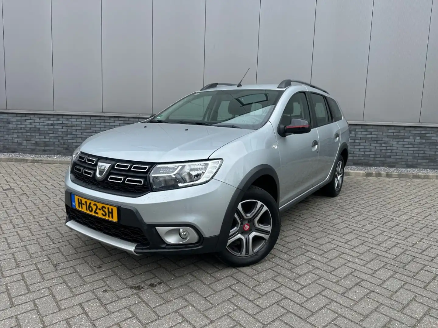 Dacia Logan MCV 0.9 TCe Stepway Tech Road Grigio - 1