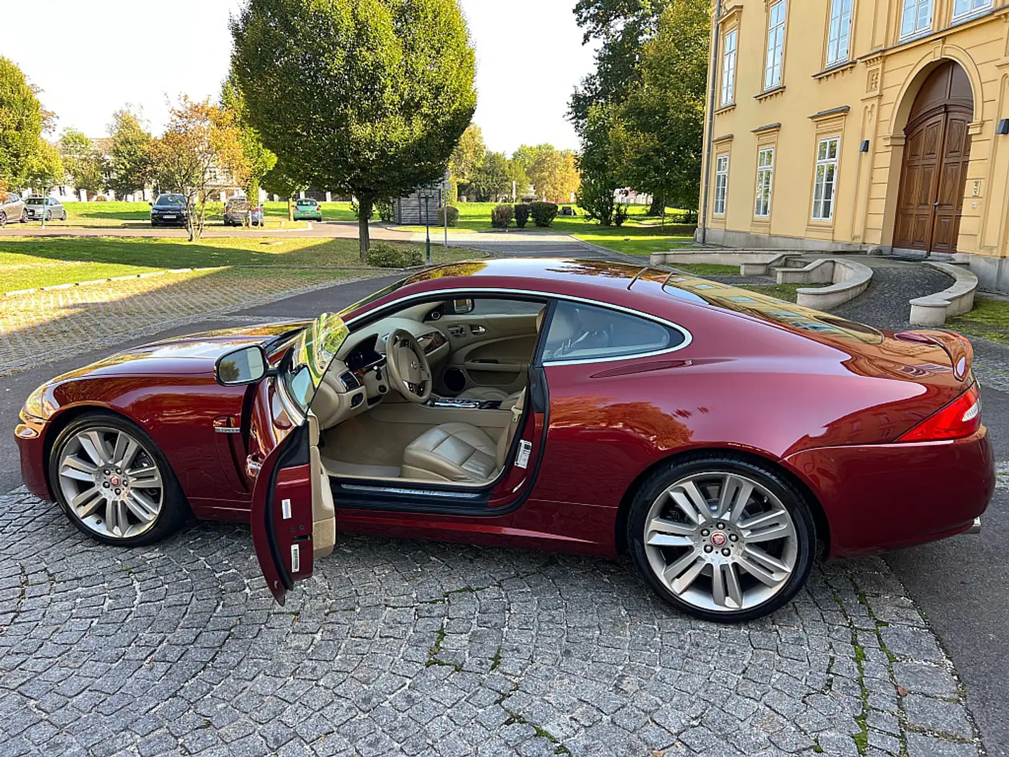 Jaguar XKR 5.0 X150 Coupe 5.0 V0 Kompressor Rojo - 1