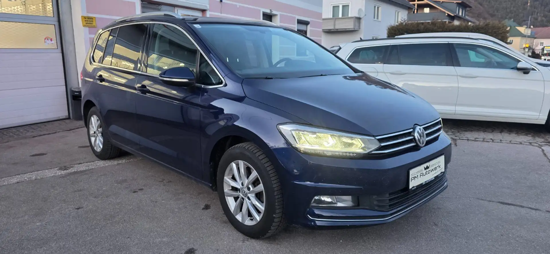 Volkswagen Touran Highline 2,0 SCR TDI LED ACC ZR Neu Finanzierung Blau - 2