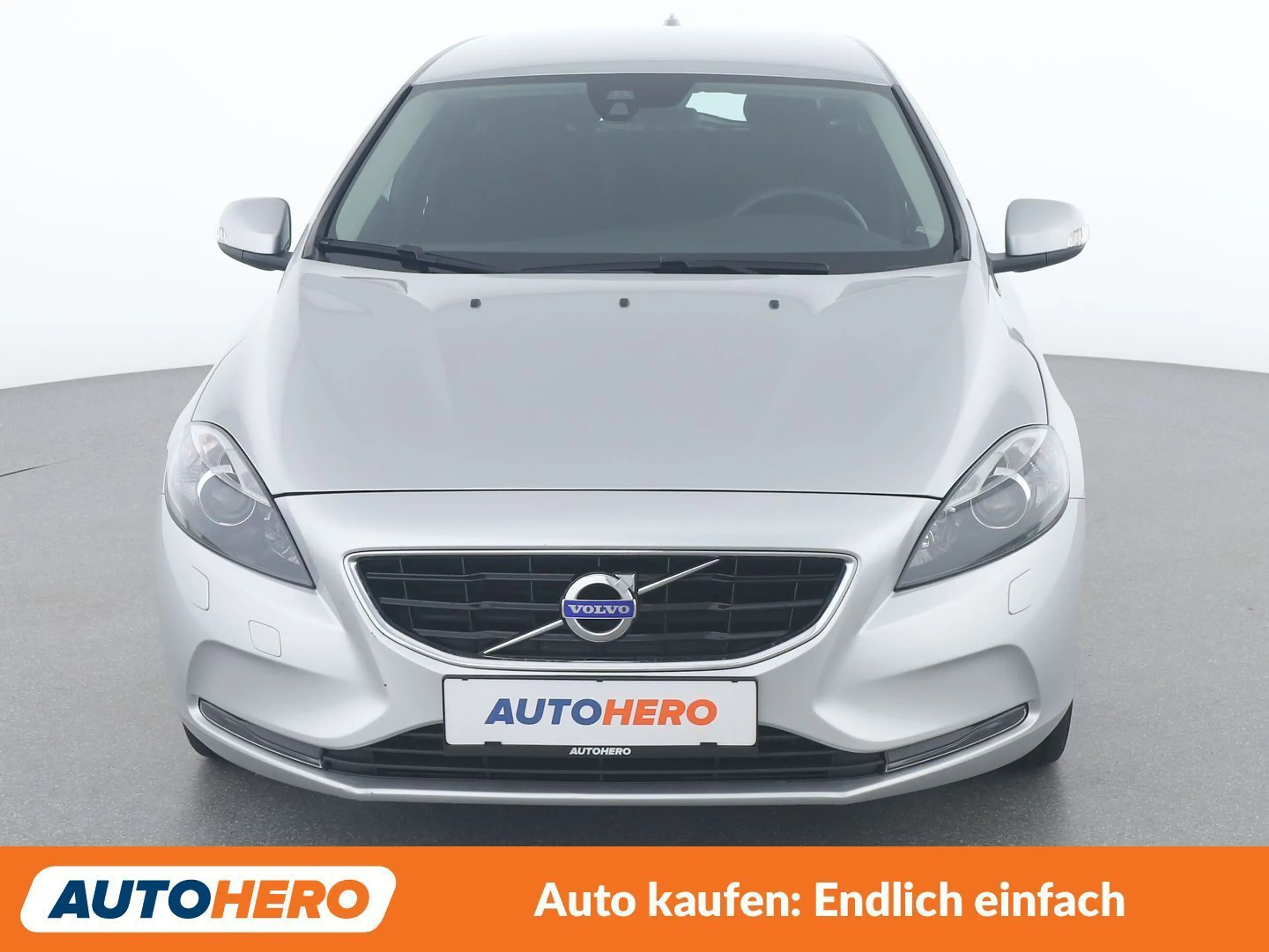 Volvo V40 2.0 D2 Kinetic — photo 9