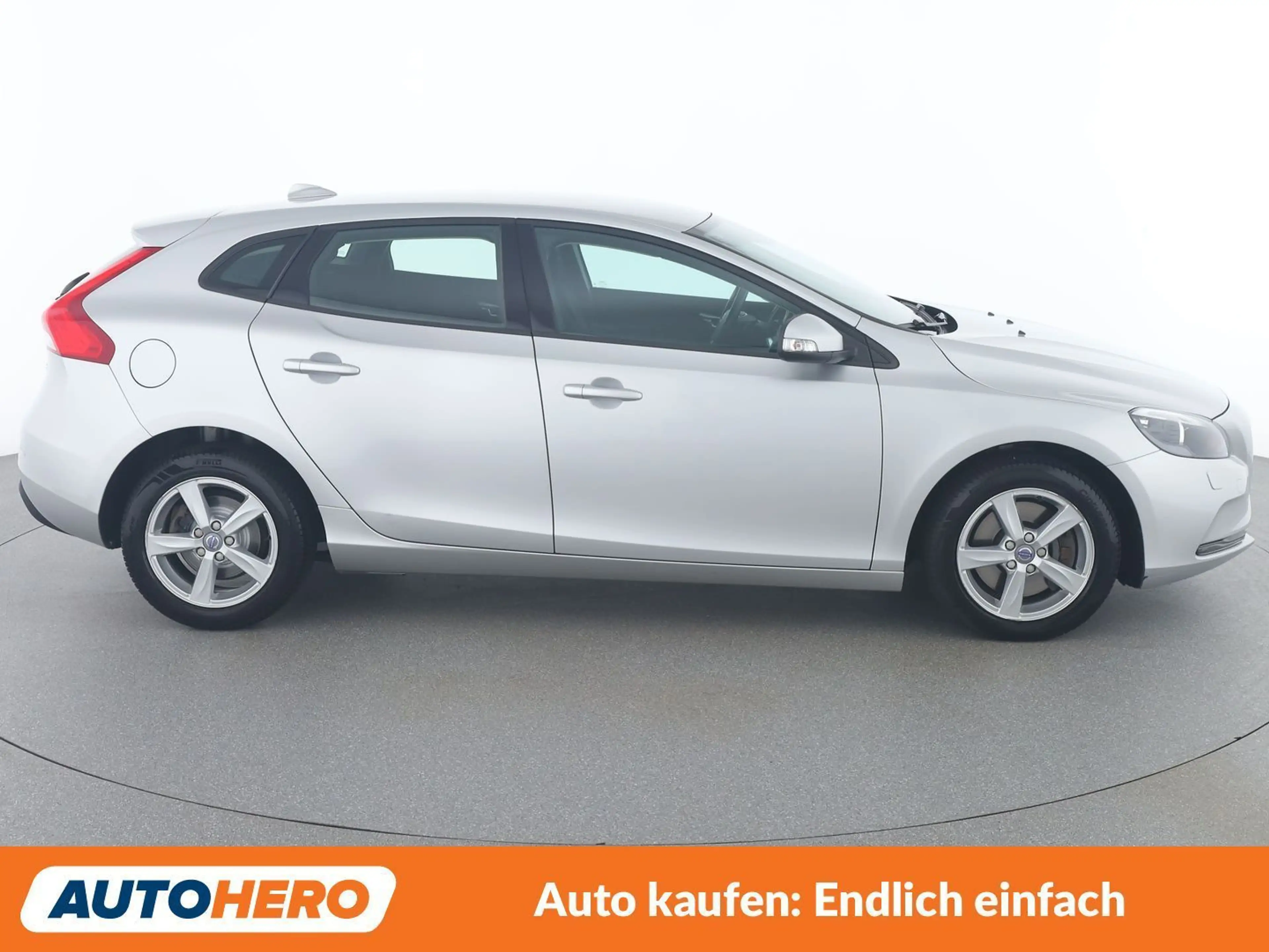 Volvo V40 2.0 D2 Kinetic — photo 7