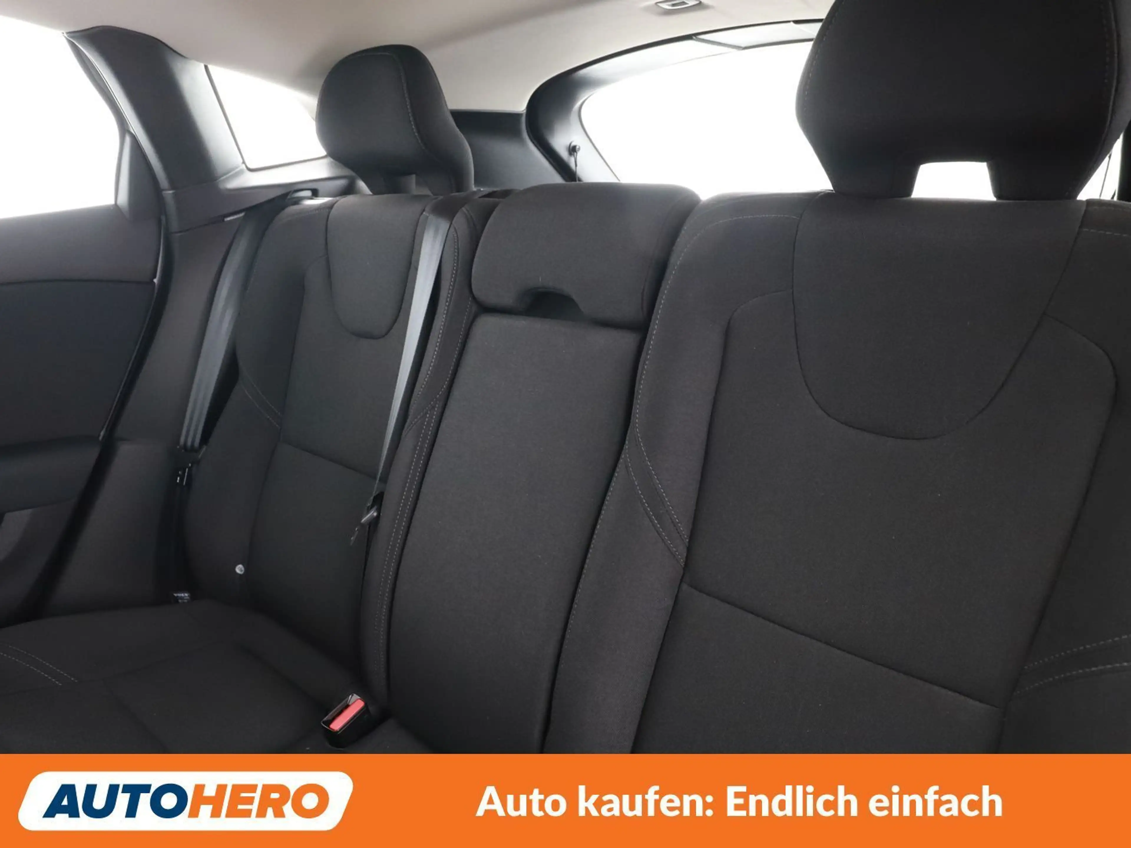 Volvo V40 2.0 D2 Kinetic — photo 14