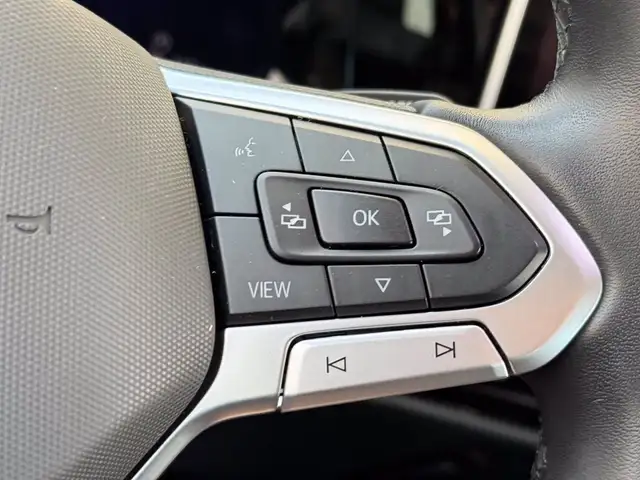 Volkswagen Golf view 23