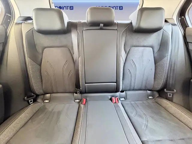 Volkswagen Golf view 10