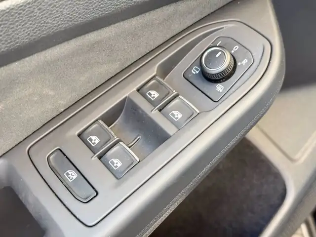 Volkswagen Golf view 20