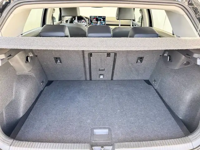 Volkswagen Golf view 12
