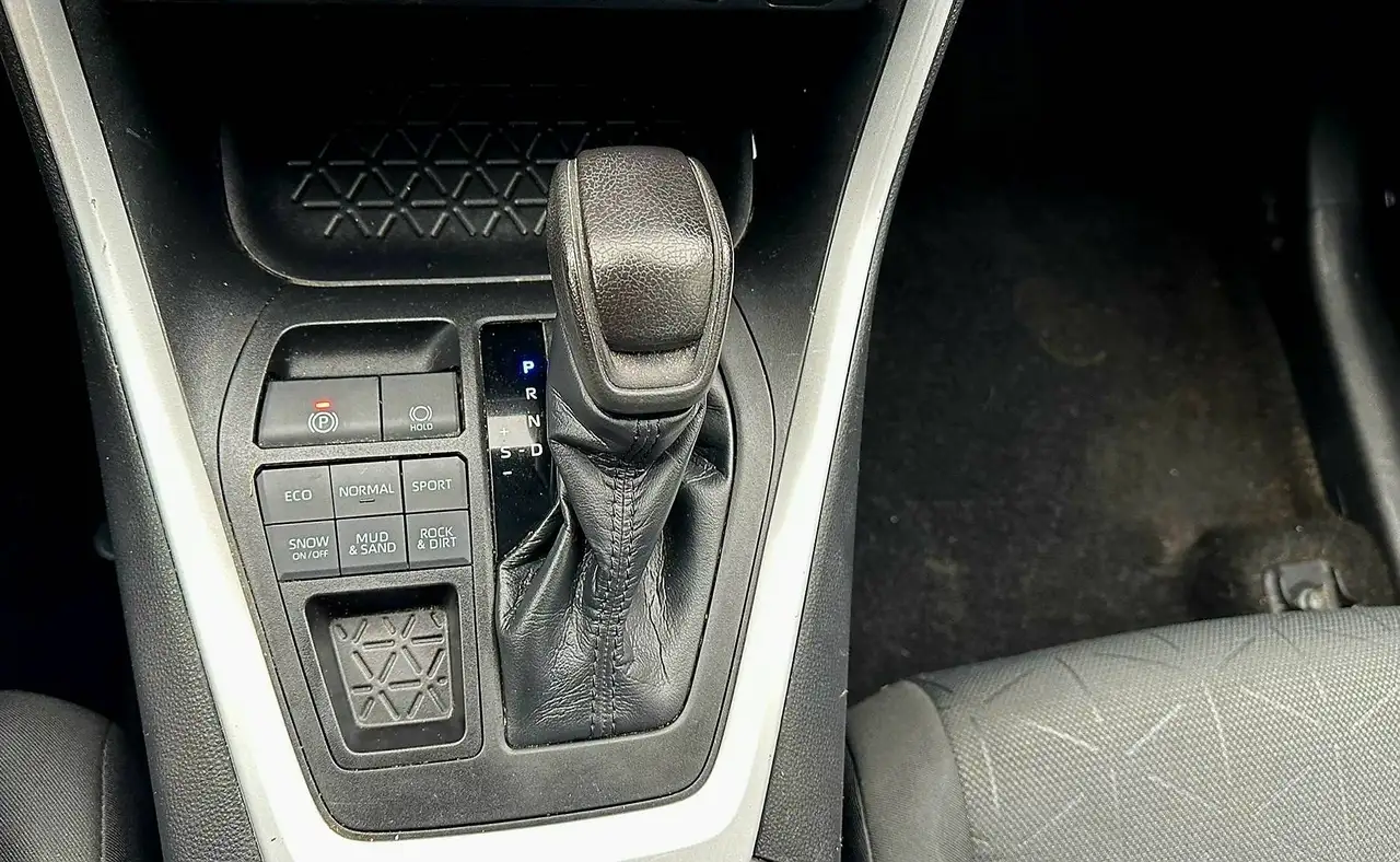 Toyota RAV 4 снимка Toyota RAV 4