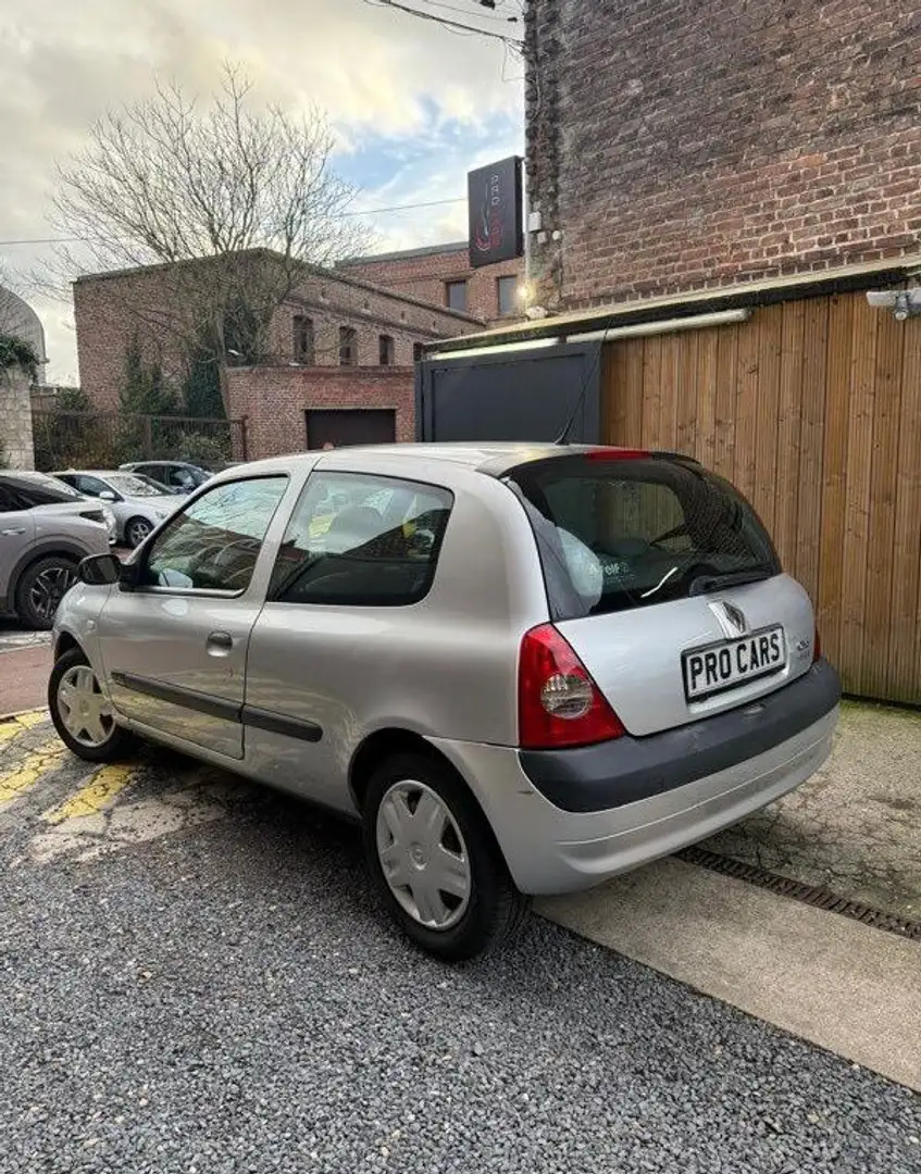 Renault Clio campus Gris - 2