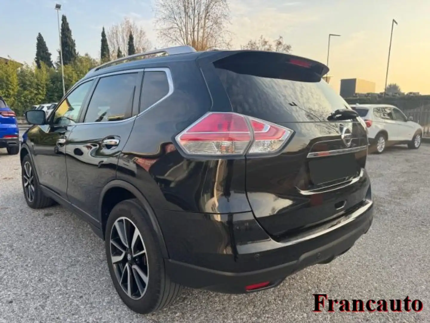 Nissan X-Trail 2.0 dCi 4WD Tekna Nero - 2