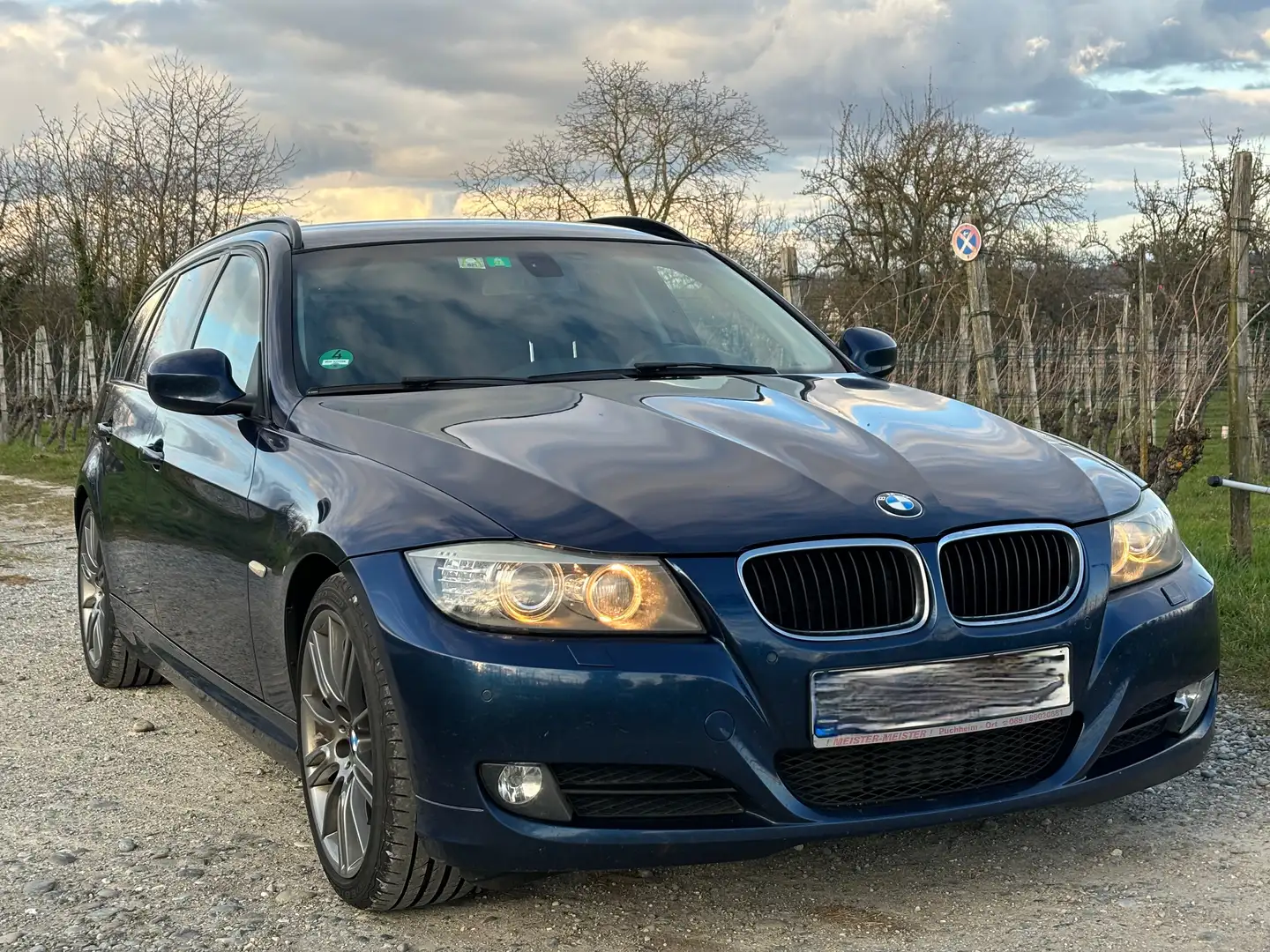 BMW 320 3er 320d DPF Touring Efficient Dynamics Edition Blau - 1