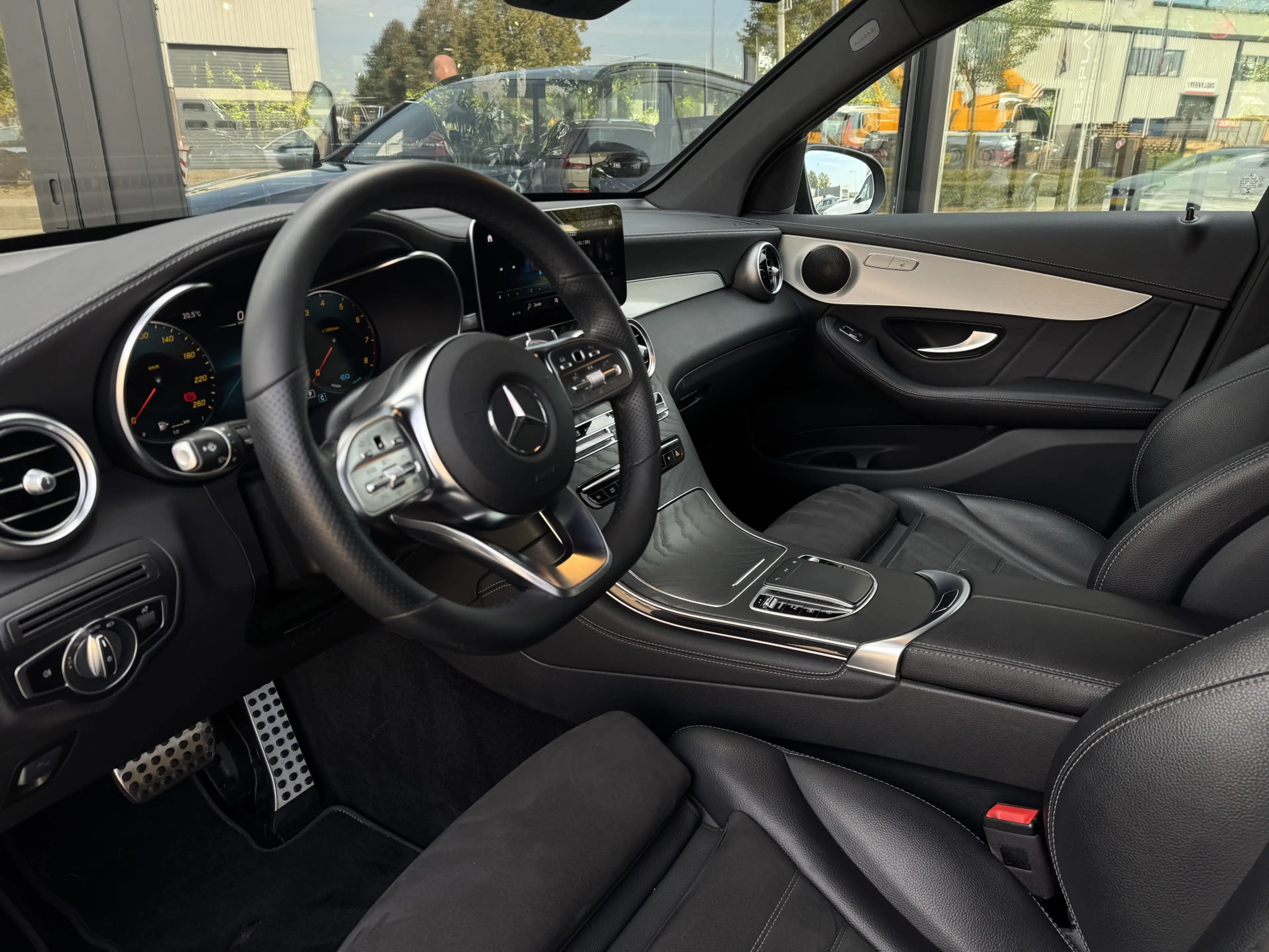 Mercedes-Benz GLC 200 Aut AMG Night Distronic | Wegdr. Trekhaak | NL-Aut — photo 2