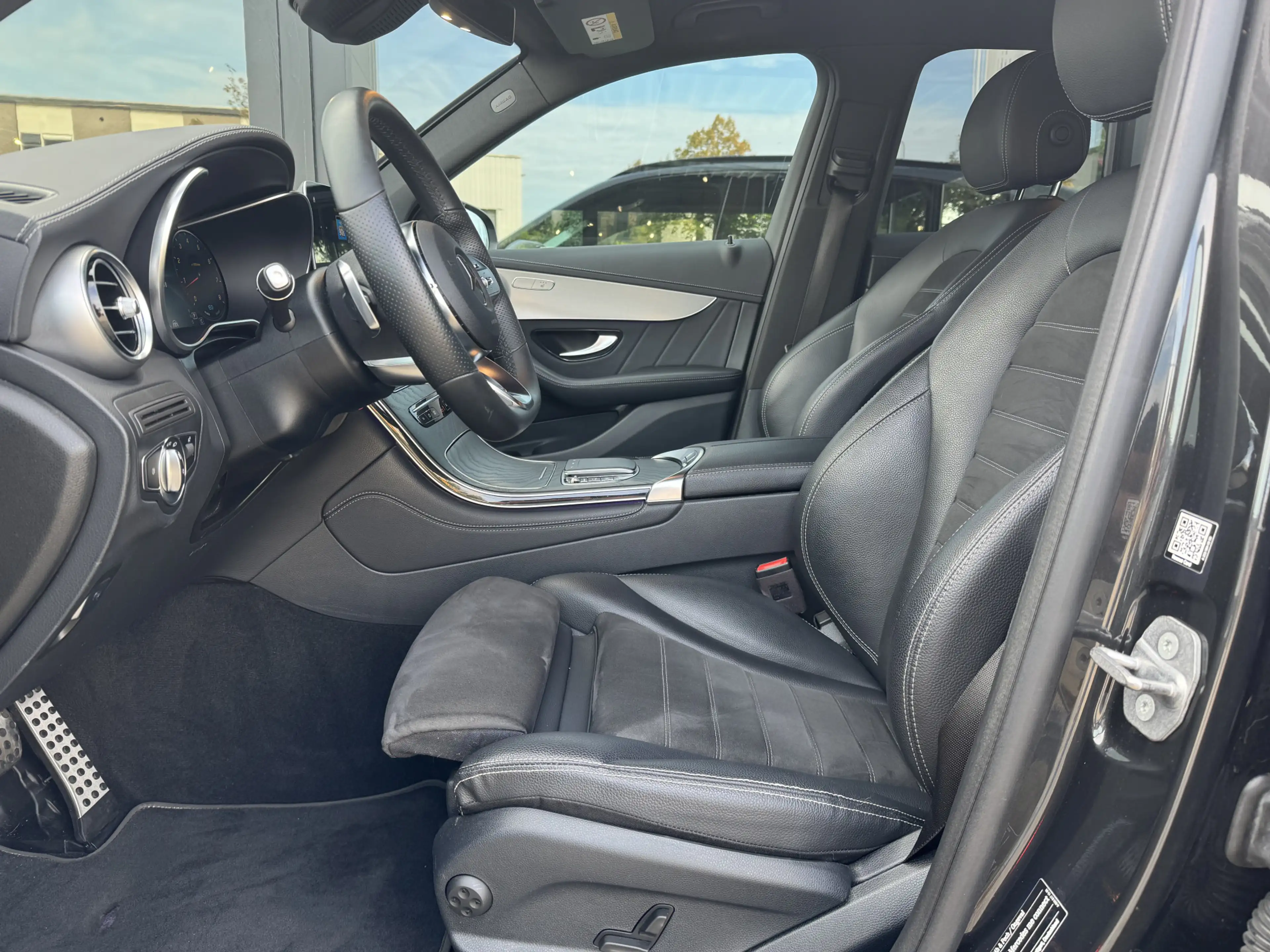 Mercedes-Benz GLC 200 Aut AMG Night Distronic | Wegdr. Trekhaak | NL-Aut — photo 4
