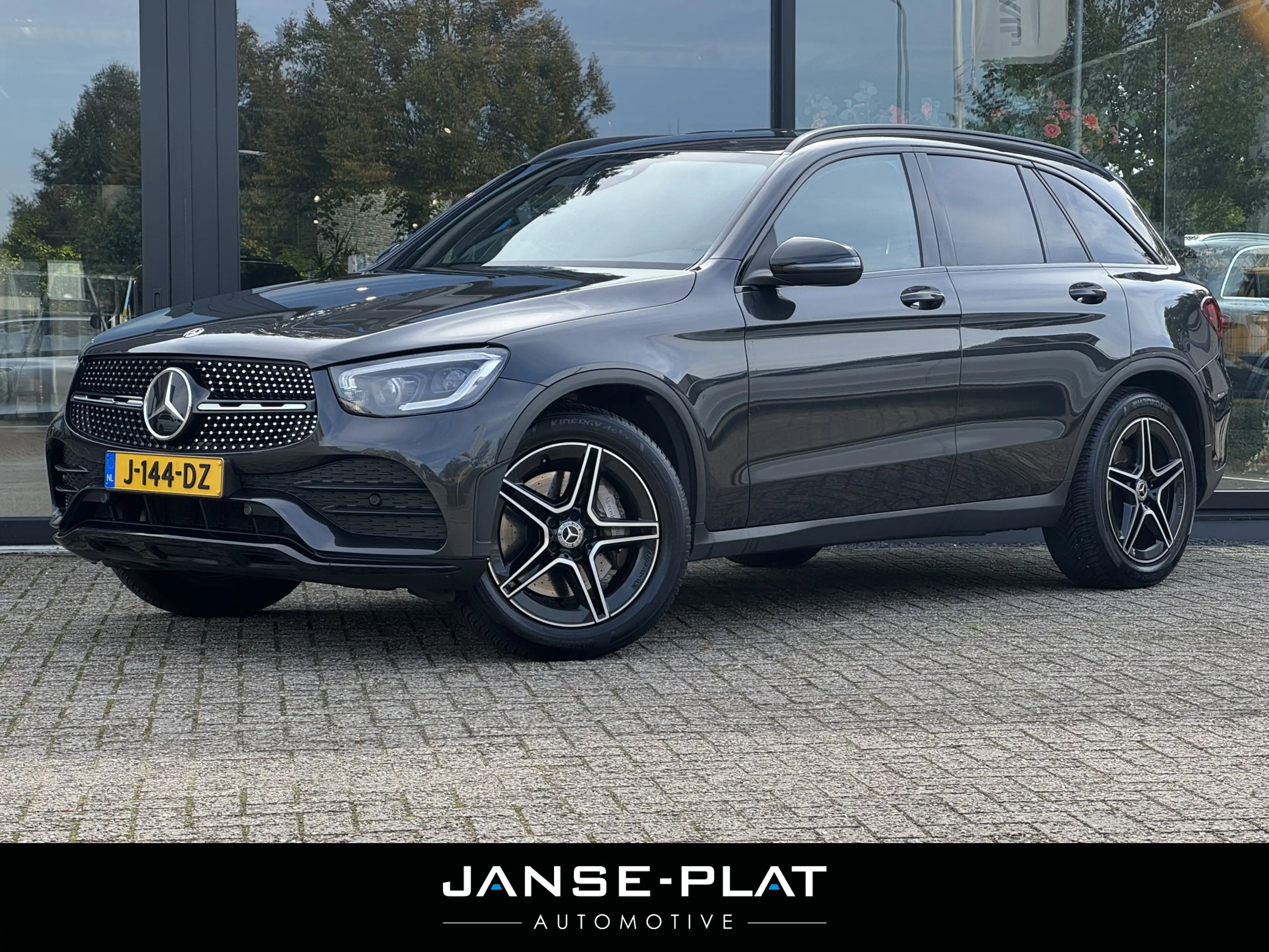 Mercedes-Benz GLC 200 Aut AMG Night Distronic | Wegdr. Trekhaak | NL-Aut