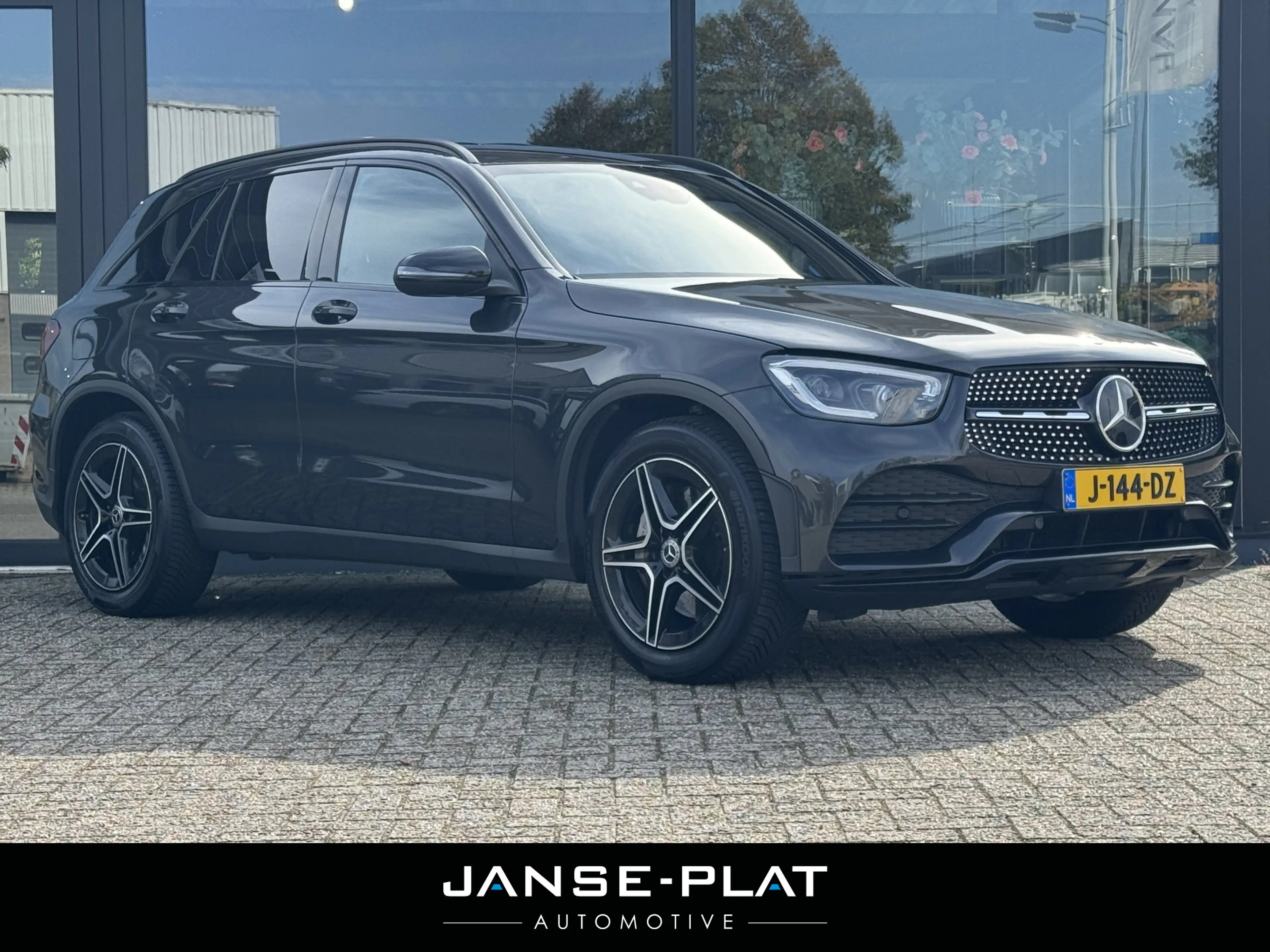 Mercedes-Benz GLC 200 Aut AMG Night Distronic | Wegdr. Trekhaak | NL-Aut — photo 13