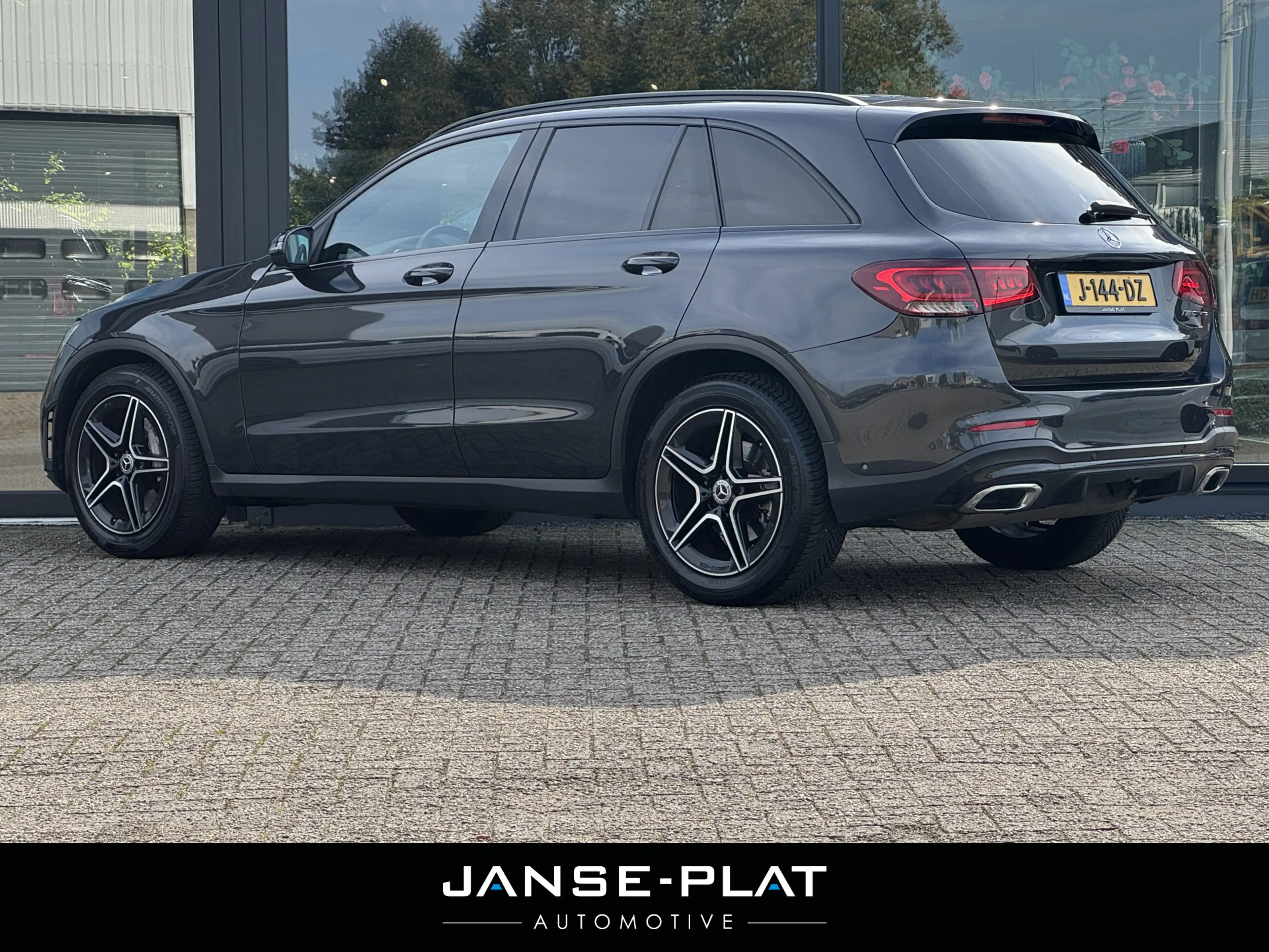 Mercedes-Benz GLC 200 Aut AMG Night Distronic | Wegdr. Trekhaak | NL-Aut — photo 5