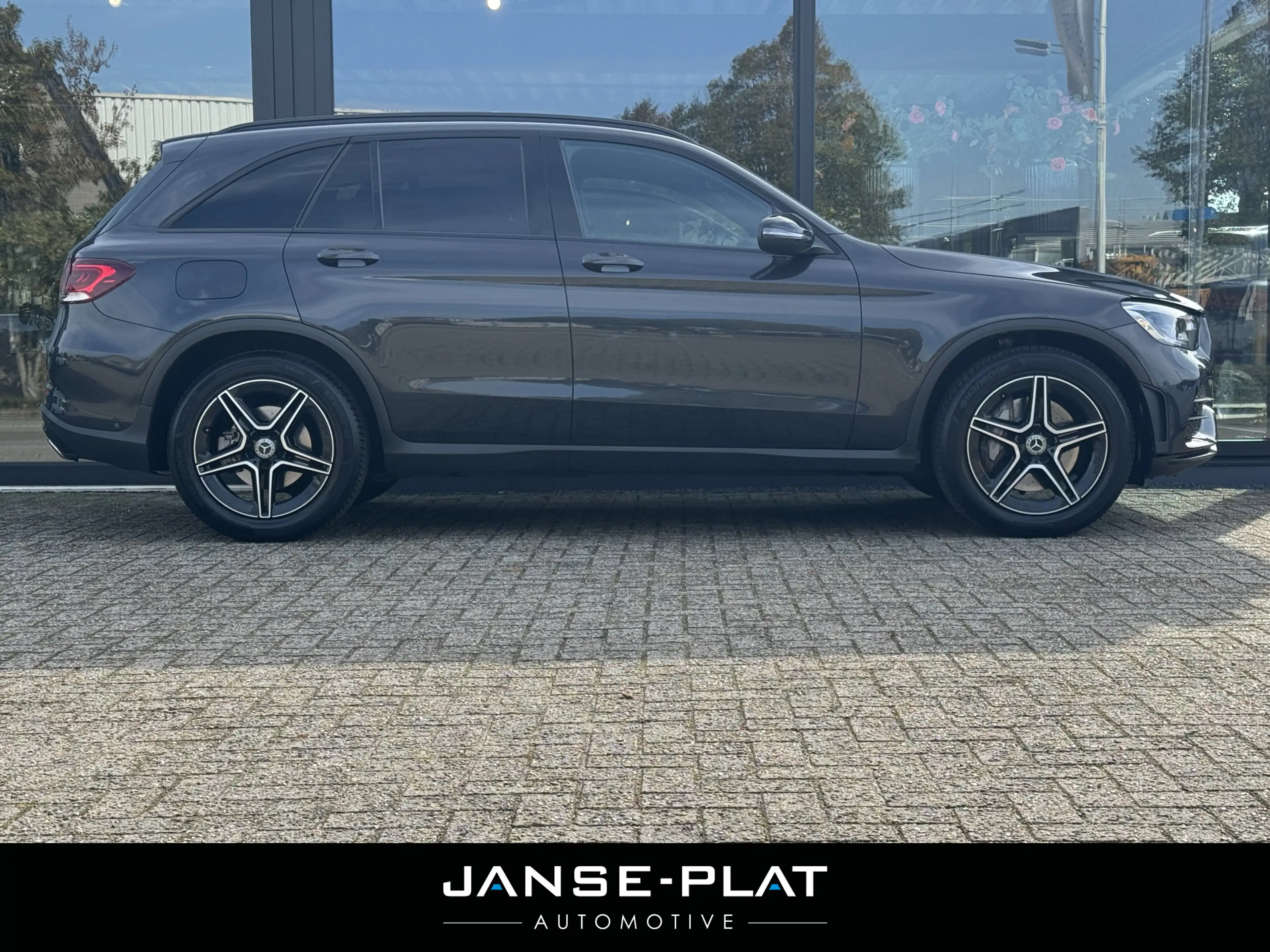 Mercedes-Benz GLC 200 Aut AMG Night Distronic | Wegdr. Trekhaak | NL-Aut — photo 12