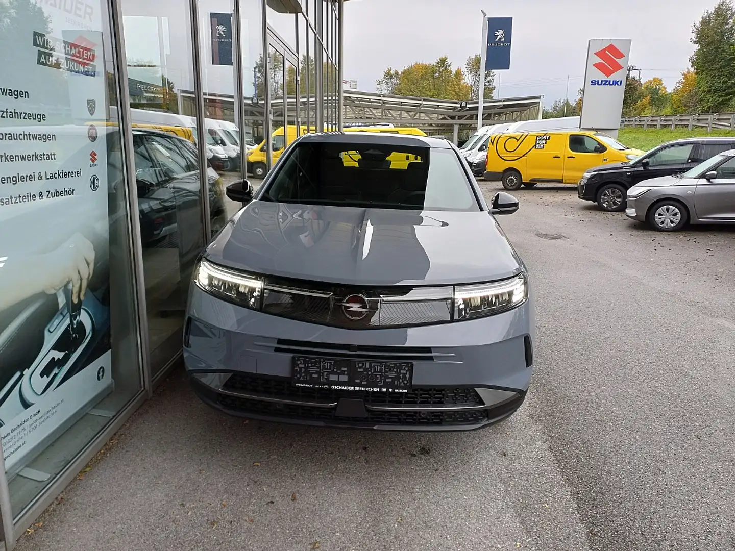 Opel Grandland 1.2 MHEV Business Edition Aut. Grau - 2