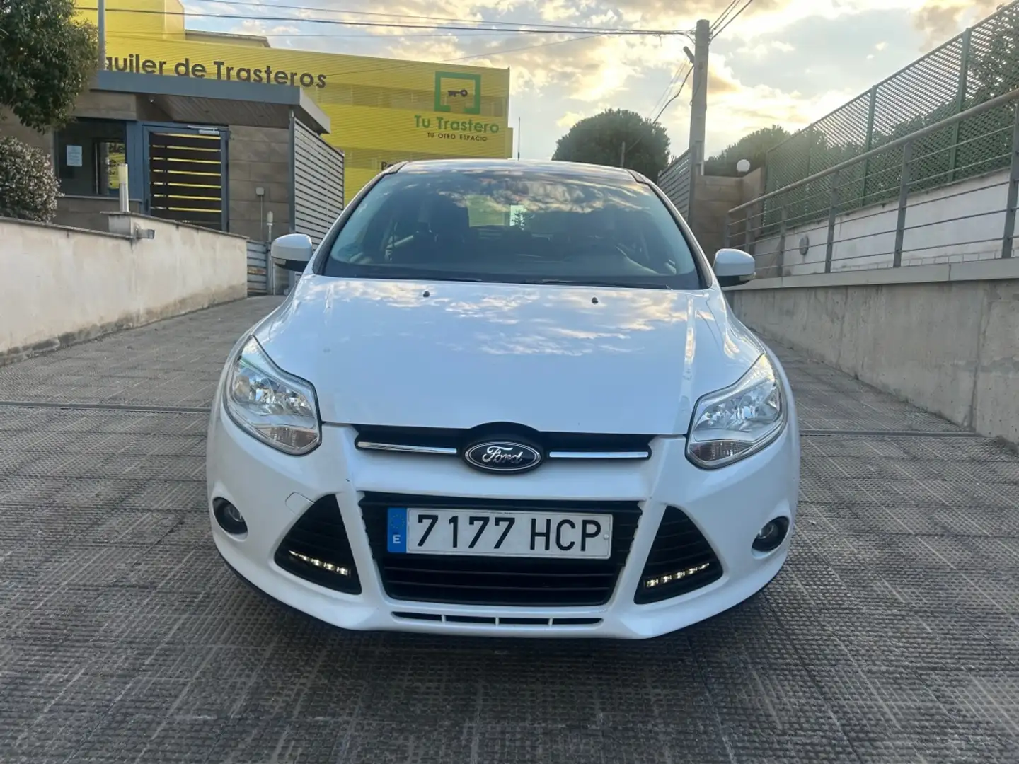 Ford Focus 1.6 TI-VCT Trend Gris - 2