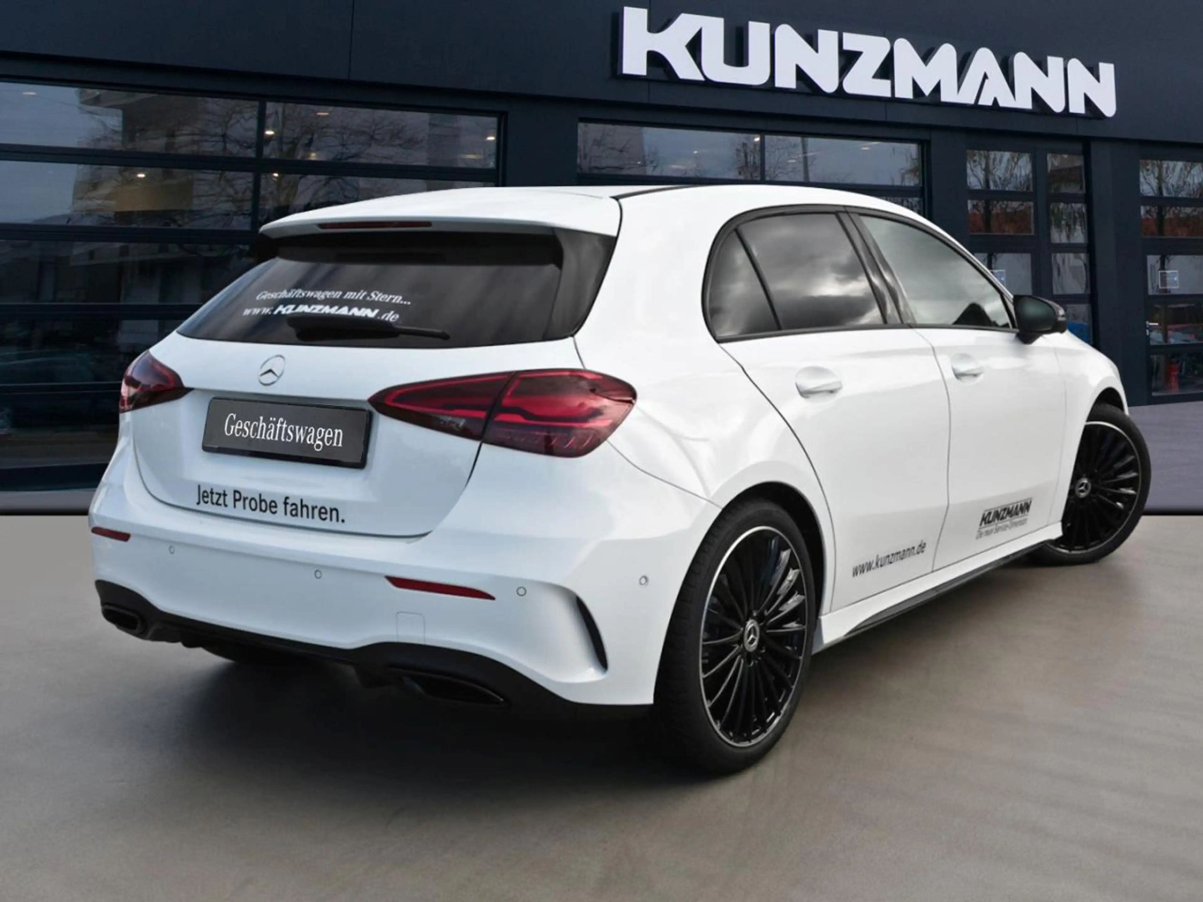 Mercedes-Benz A 200 d AMG Night MBUXNavi Panorama 360° AHK — photo 3
