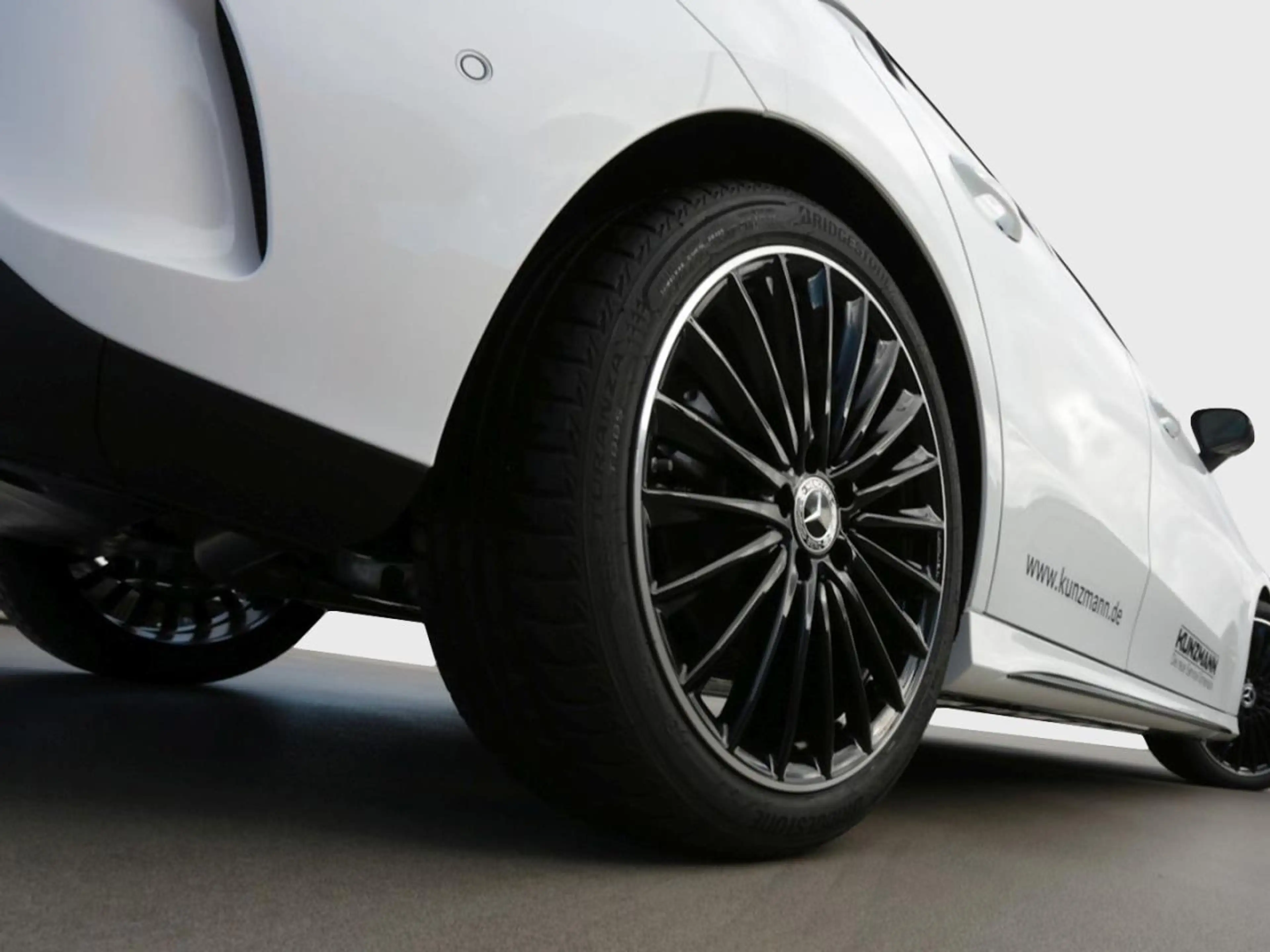 Mercedes-Benz A 200 d AMG Night MBUXNavi Panorama 360° AHK — photo 5