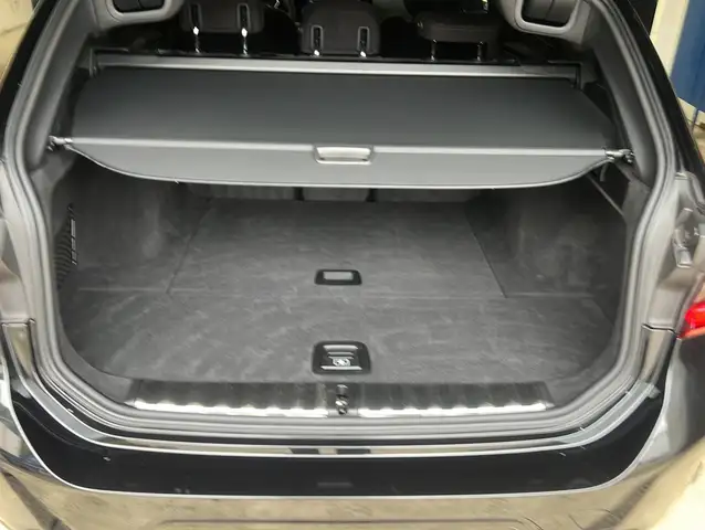 BMW 3 Series view 21