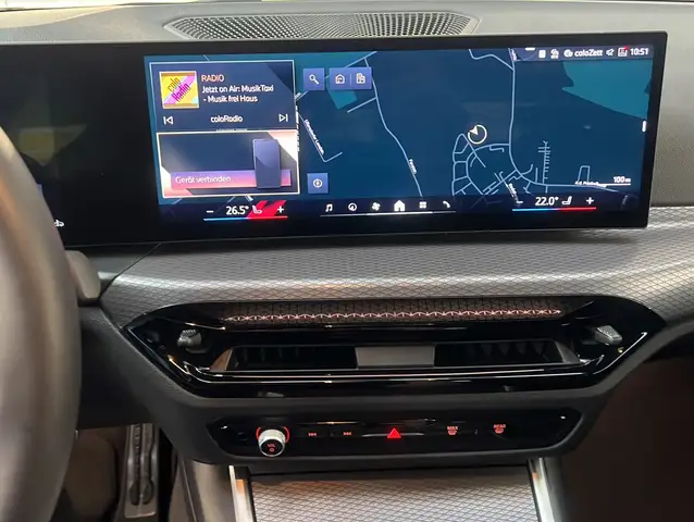 BMW 3 Series view 11