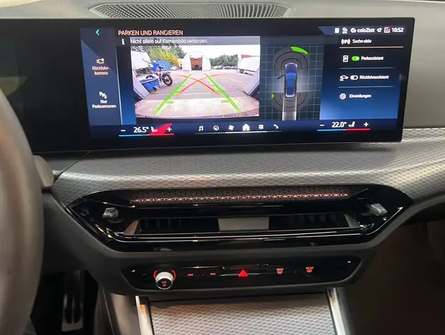 BMW 3 Series view 17