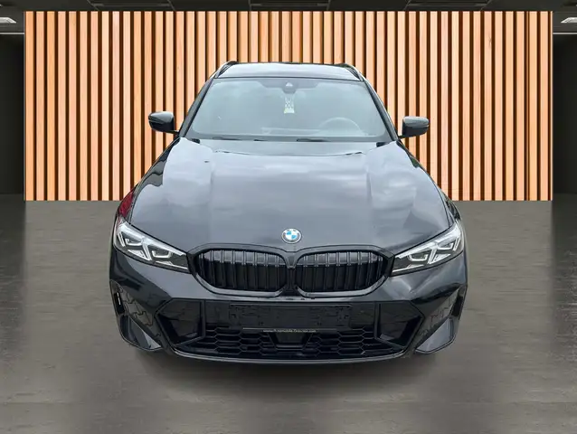 BMW 3 Series view 25