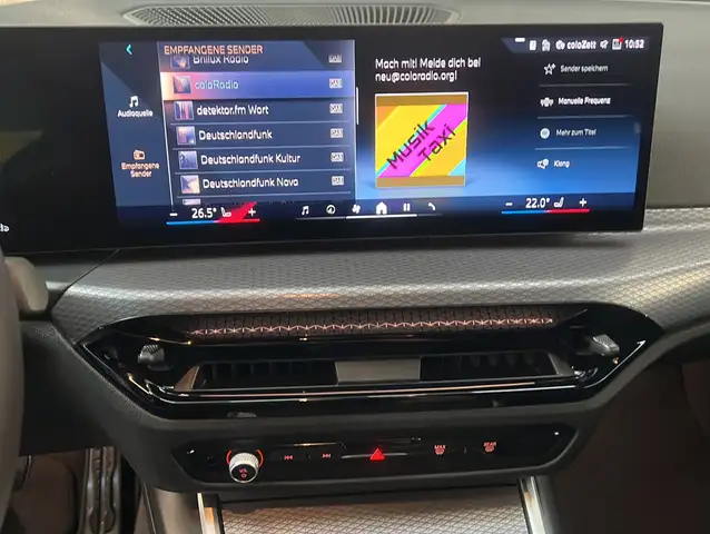 BMW 3 Series view 16