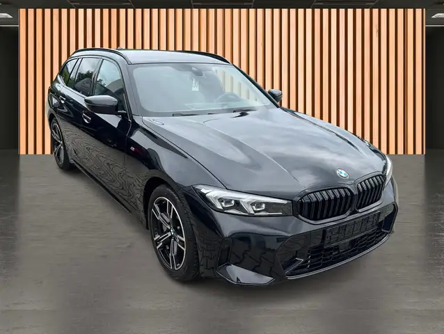 BMW 3 Series view 26