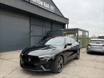 Levante 3.8 V8 Bi-Turbo 580 Trofeo