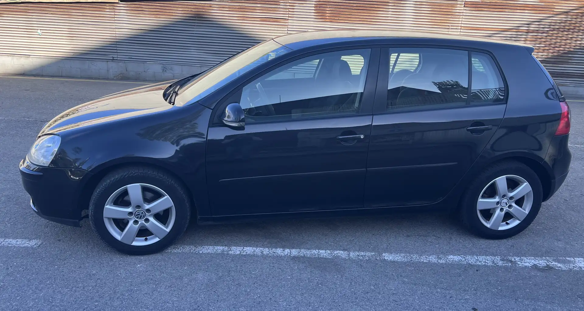 Volkswagen Golf 1.6 FSI Soul 110 - 1
