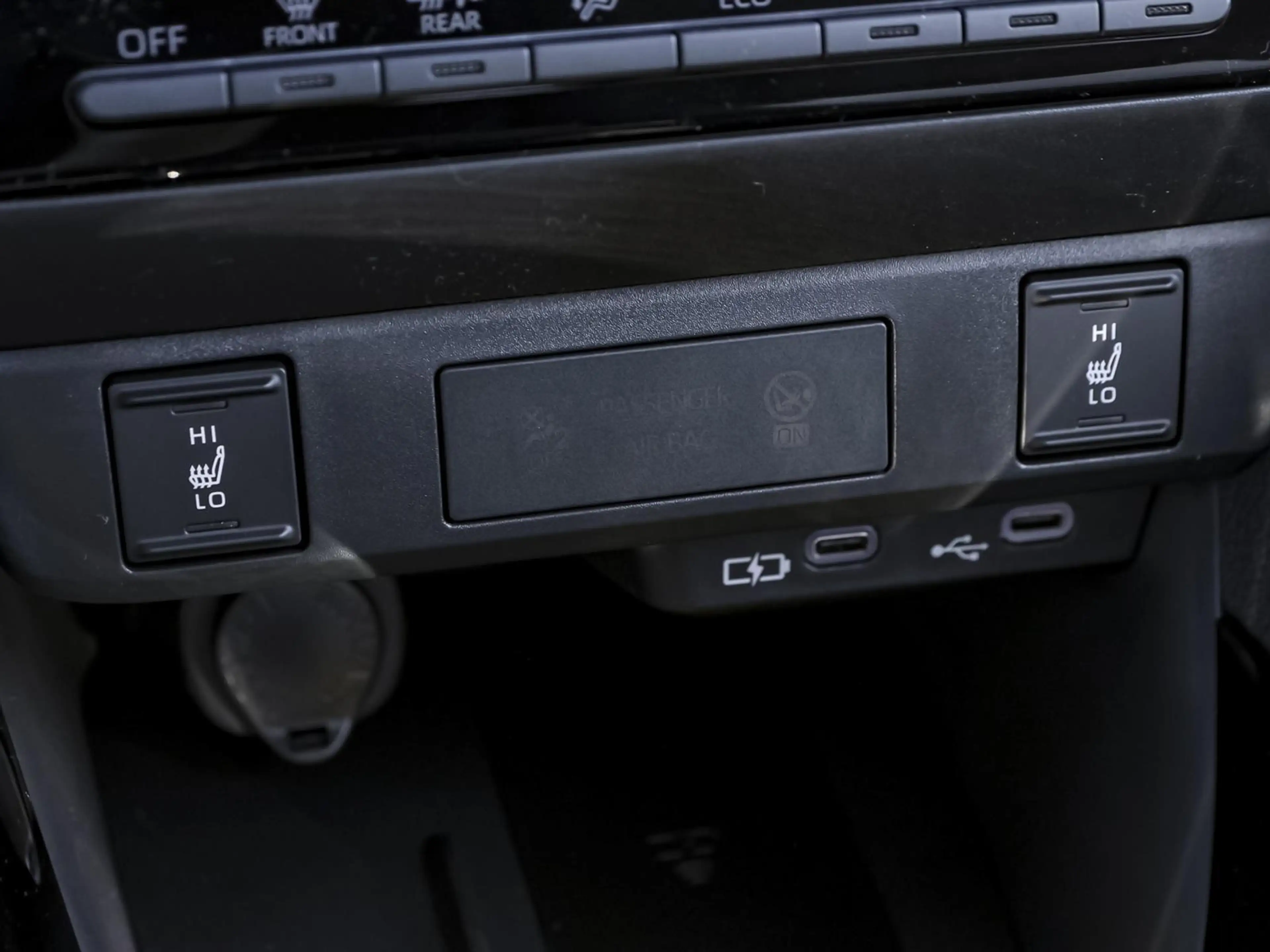 Toyota Yaris Teamplayer 1.5 Hybrid CVT NAVI SHZ PDC — photo 12