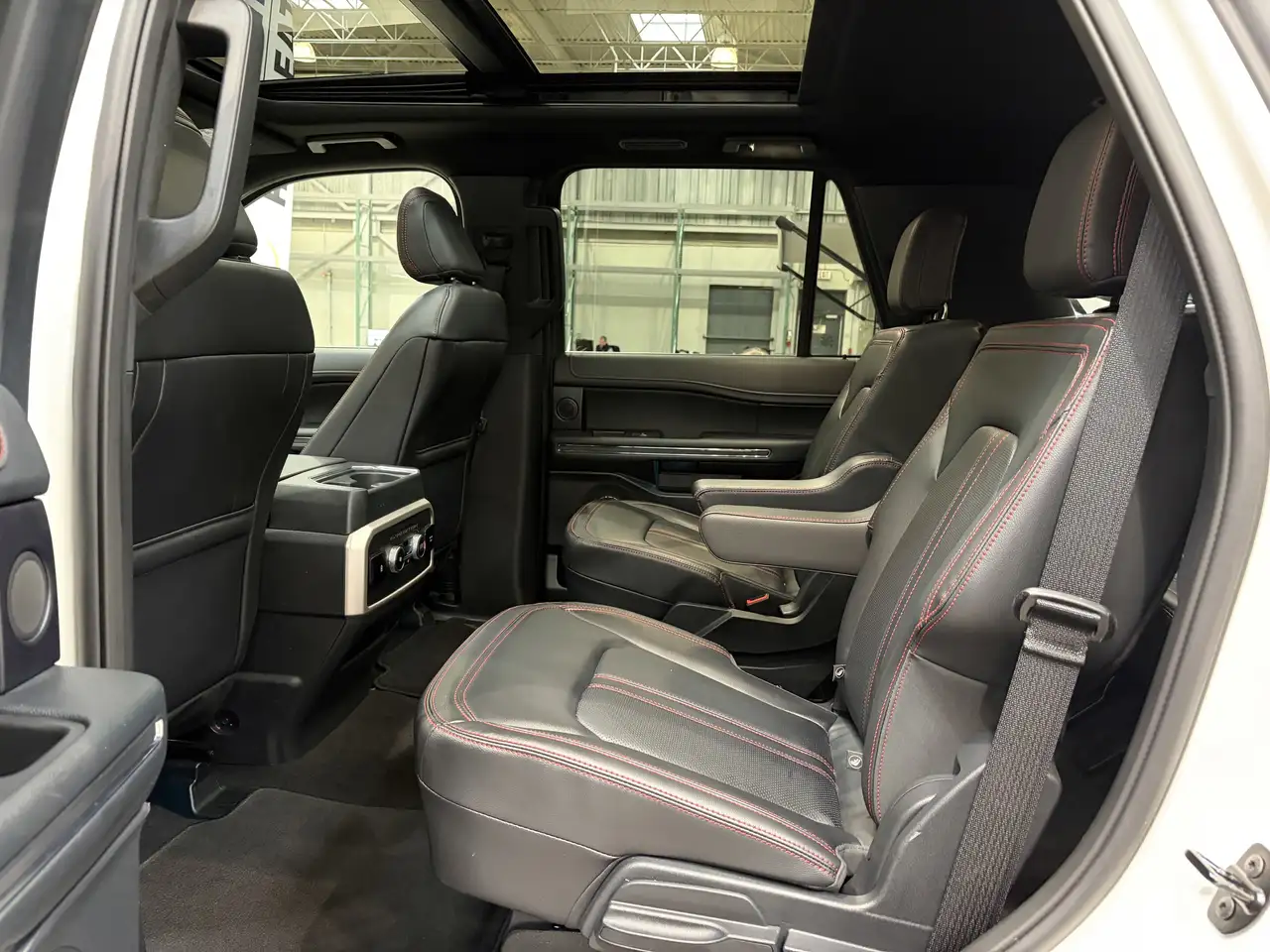Ford Expedition снимка Ford Expedition