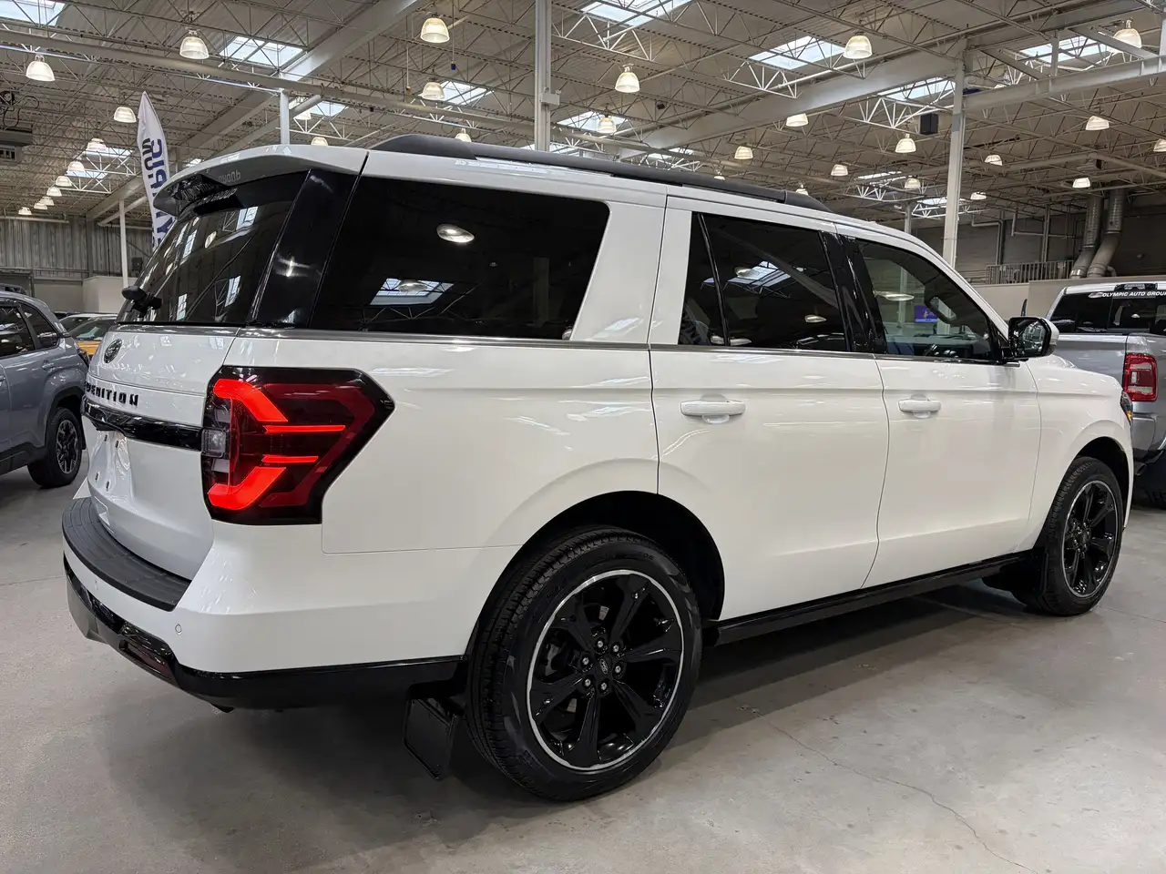 Ford Expedition снимка Ford Expedition
