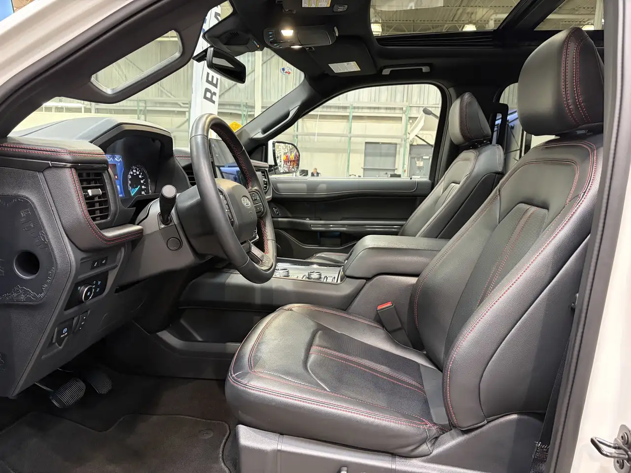 Ford Expedition снимка Ford Expedition
