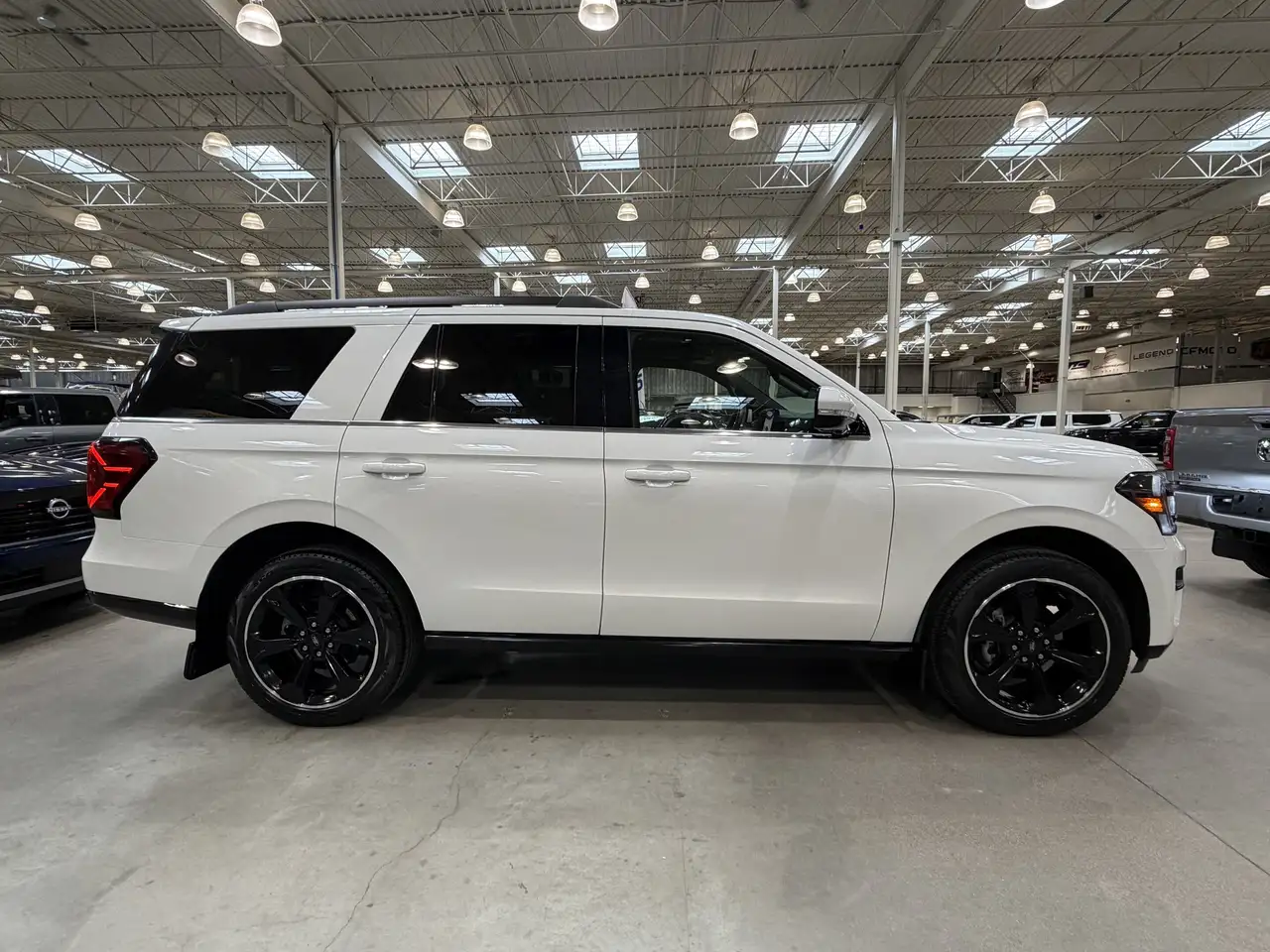 Ford Expedition снимка Ford Expedition