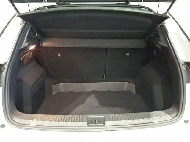 Renault Austral view 11