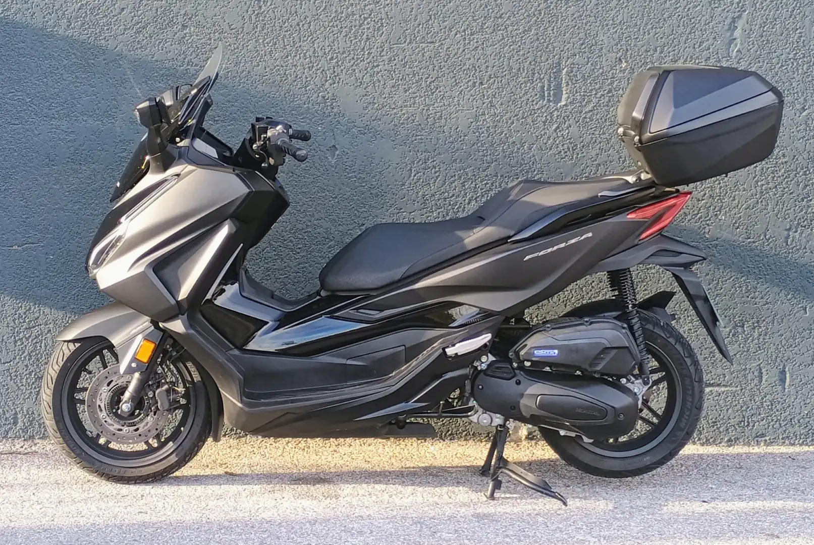 Honda Forza 125 Zwart - 2