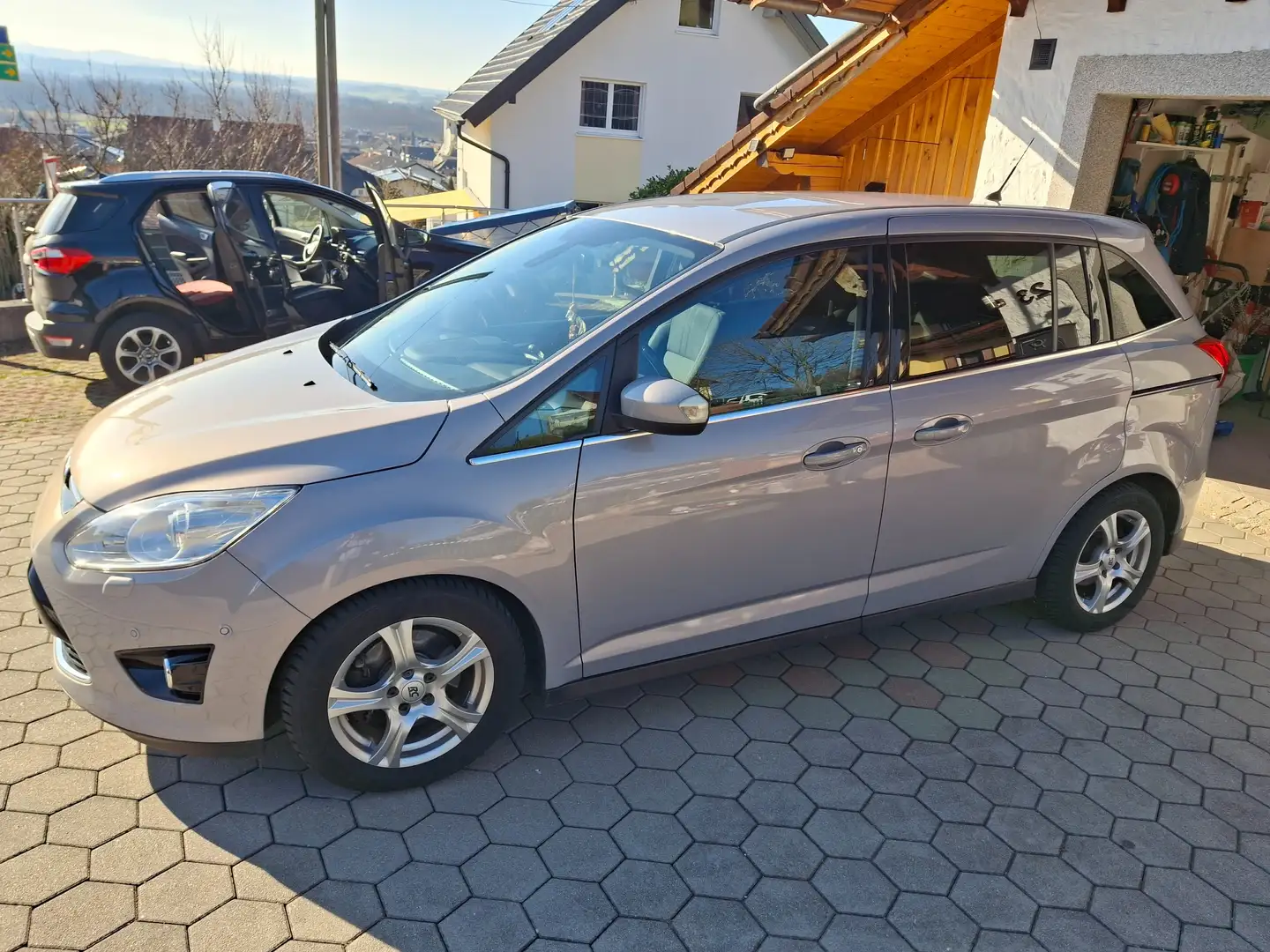 Ford Grand C-Max Titanium 1,6 TDCi DPF Silber - 1