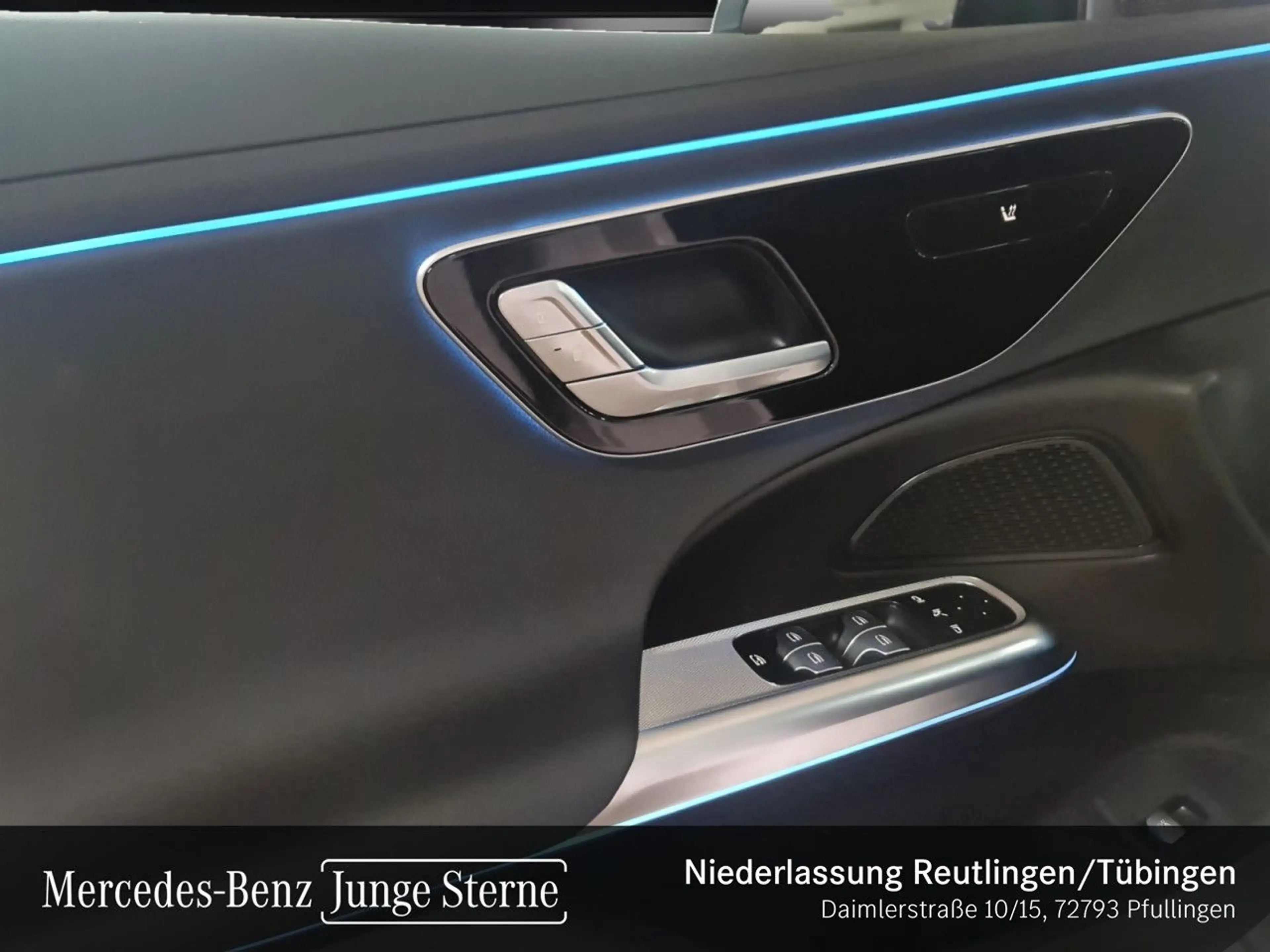 Mercedes-Benz E 220 d Avantgarde Pano LED Kamera Spurhalt-Ass 9G — photo 12