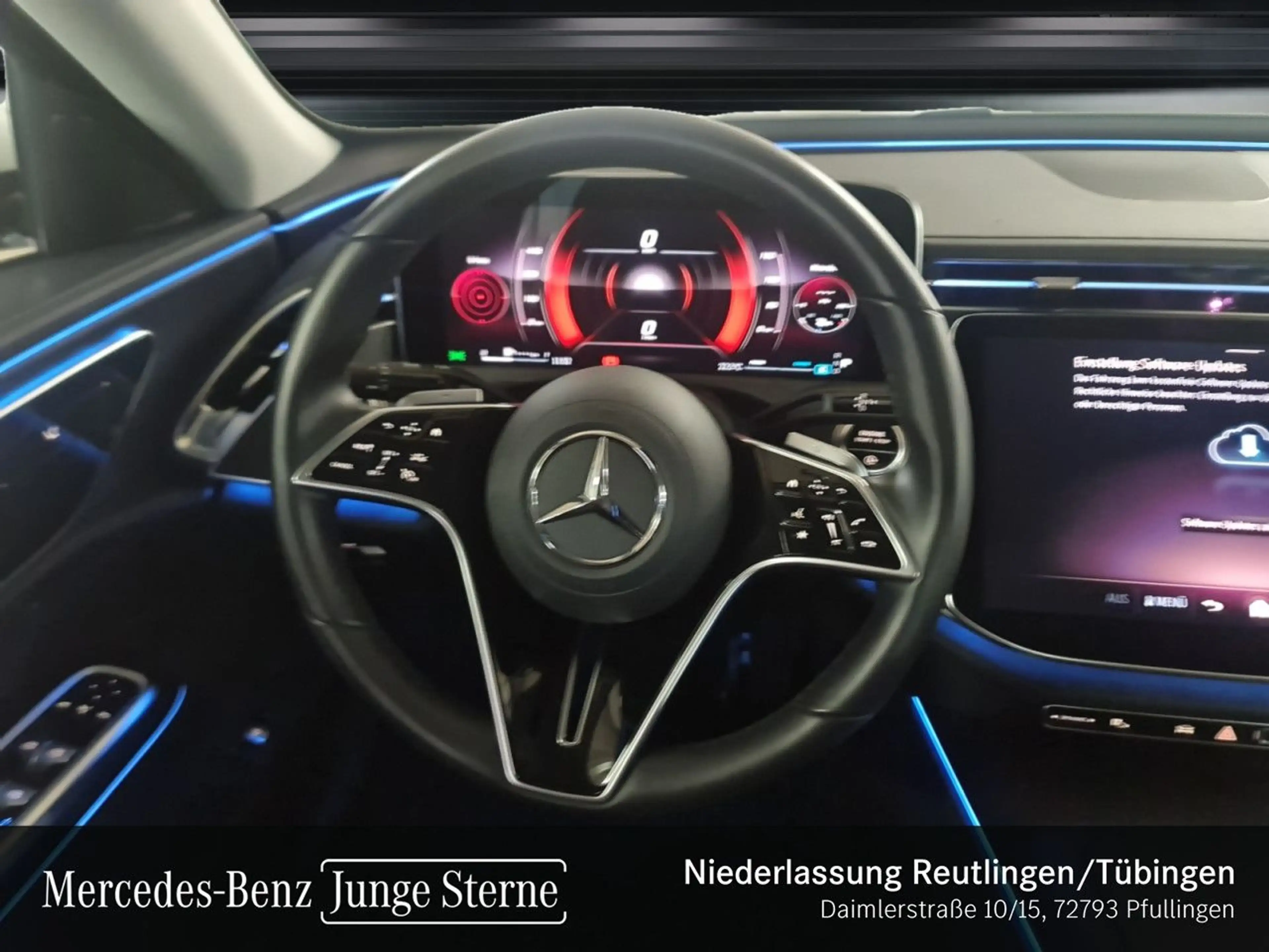 Mercedes-Benz E 220 d Avantgarde Pano LED Kamera Spurhalt-Ass 9G — photo 14