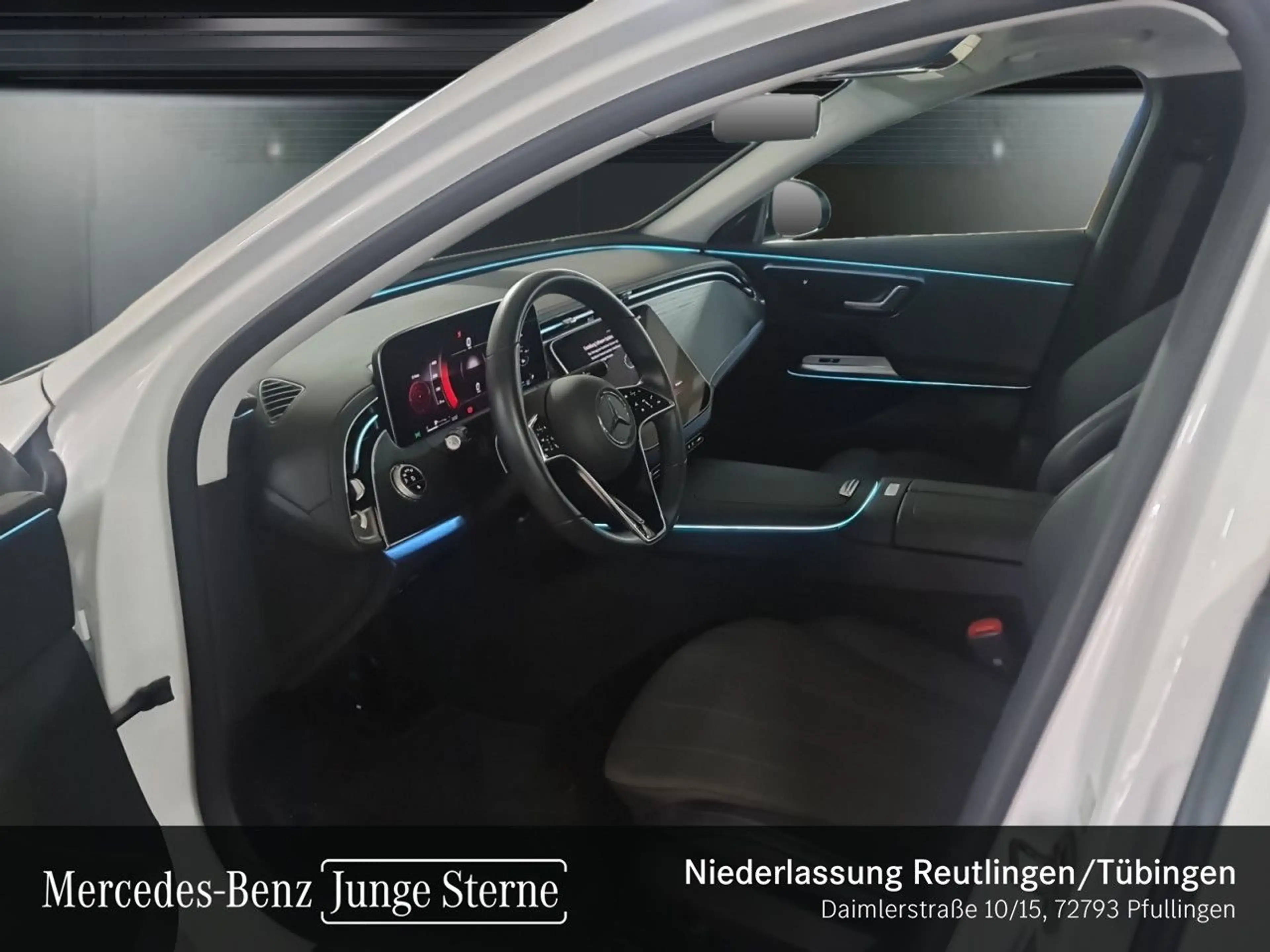 Mercedes-Benz E 220 d Avantgarde Pano LED Kamera Spurhalt-Ass 9G — photo 11